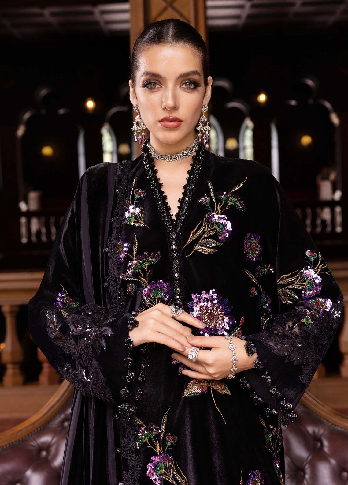 Luxe By Maria B Embroidered Velvet 3 Piece Unstitched Suit MB25LW WL-1306 Luxe By Maria B Embroidered Velvet 3 Piece Unstitched Suit MB25LW WL-1306