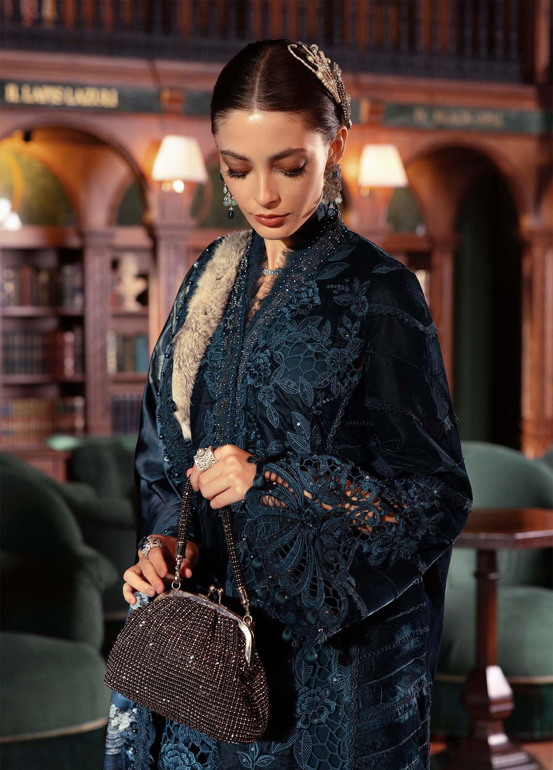 Luxe By Maria B Embroidered Velvet 3 Piece Unstitched Suit MB25LW WL-1310 Luxe By Maria B Embroidered Velvet 3 Piece Unstitched Suit MB25LW WL-1310