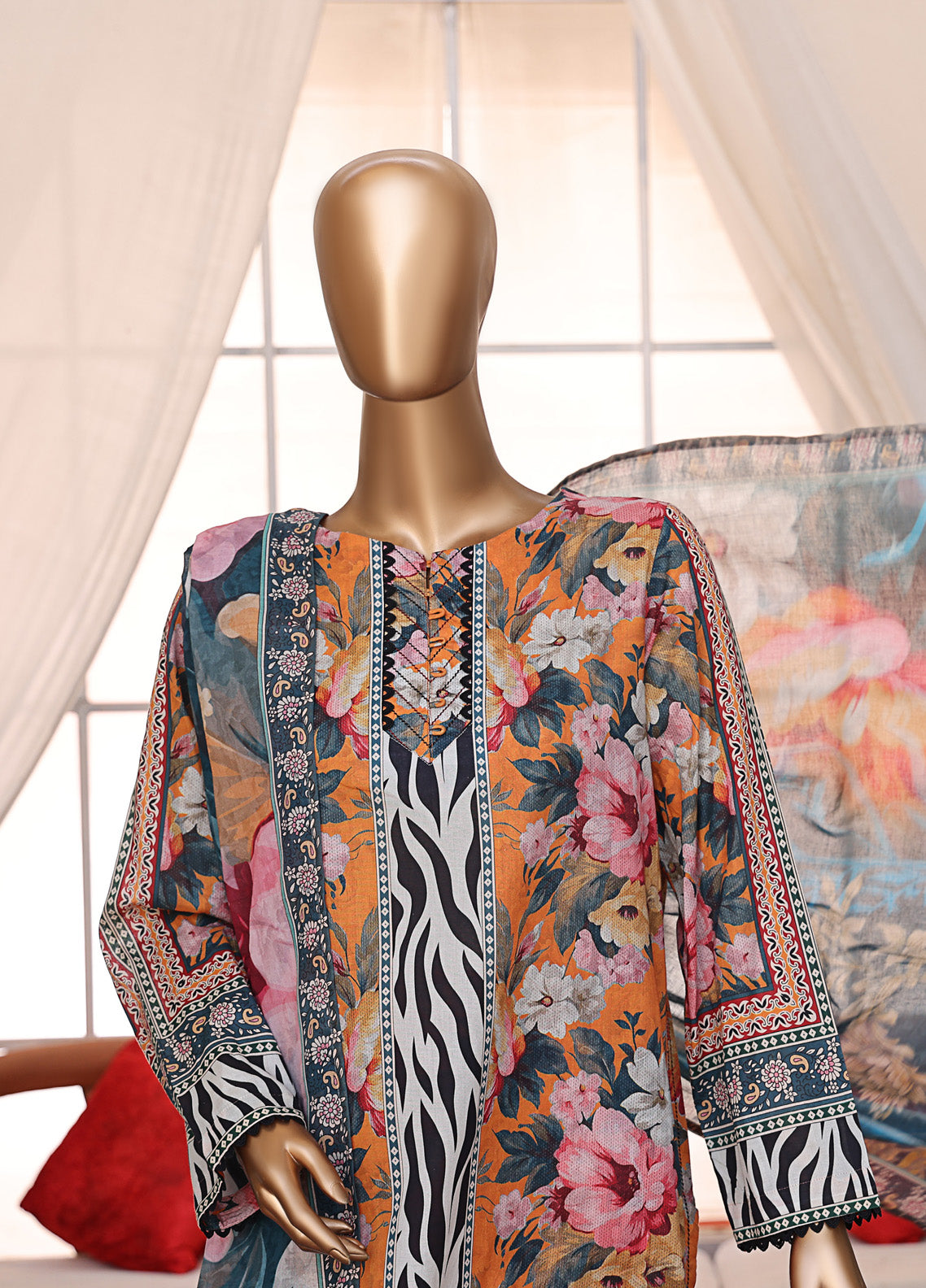 Luxe Prints By HZ Textile Printed Lawn 3 Piece Unstitched Suit HZ25LP LP-543 Luxe Prints By HZ Textile Printed Lawn 3 Piece Unstitched Suit HZ25LP LP-543