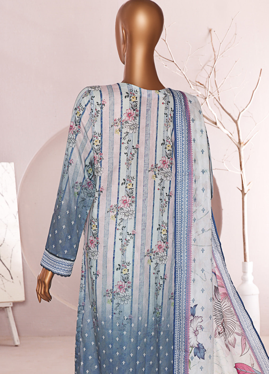 Luxe Prints By HZ Textile Printed Lawn 3 Piece Unstitched Suit HZ25LP LP-552 Luxe Prints By HZ Textile Printed Lawn 3 Piece Unstitched Suit HZ25LP LP-552