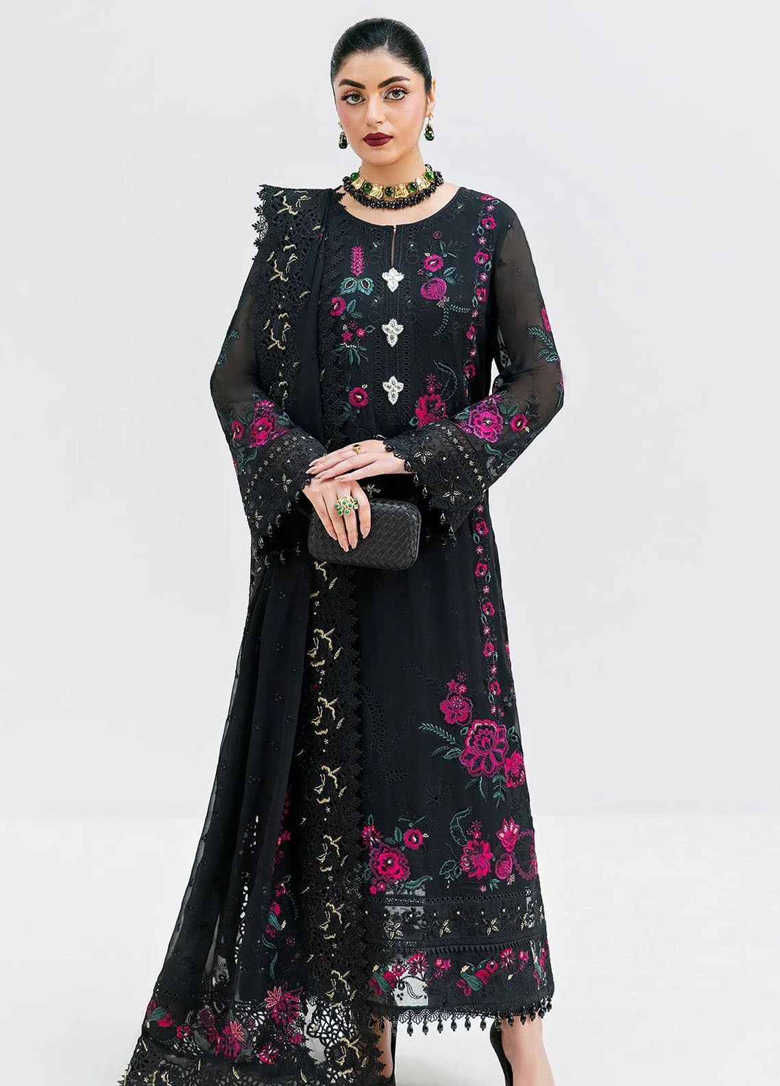 Luxe Serene By Imrozia Embroidered Georgette 3 Piece Unstitched Suit IM25LS D-S-1095 ONYX Luxe Serene By Imrozia Embroidered Georgette 3 Piece Unstitched Suit IM25LS D-S-1095 ONYX