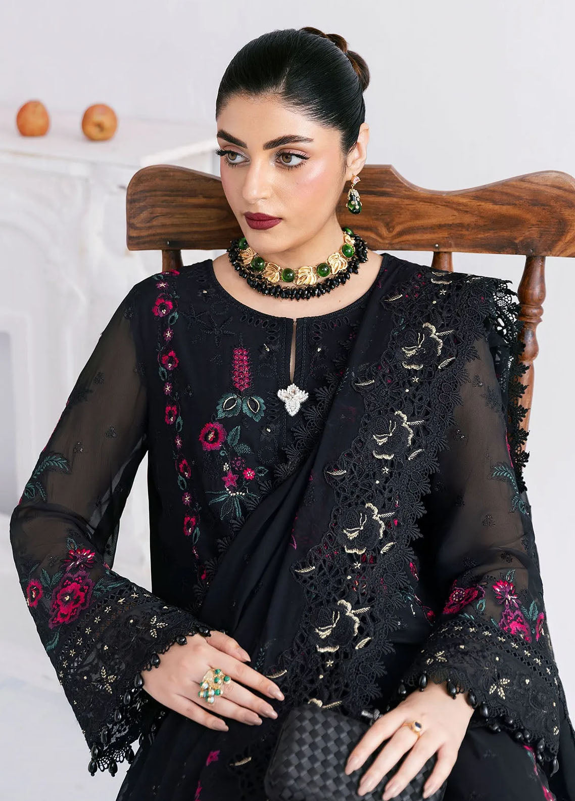 Luxe Serene By Imrozia Embroidered Georgette 3 Piece Unstitched Suit IM25LS D-S-1095 ONYX Luxe Serene By Imrozia Embroidered Georgette 3 Piece Unstitched Suit IM25LS D-S-1095 ONYX