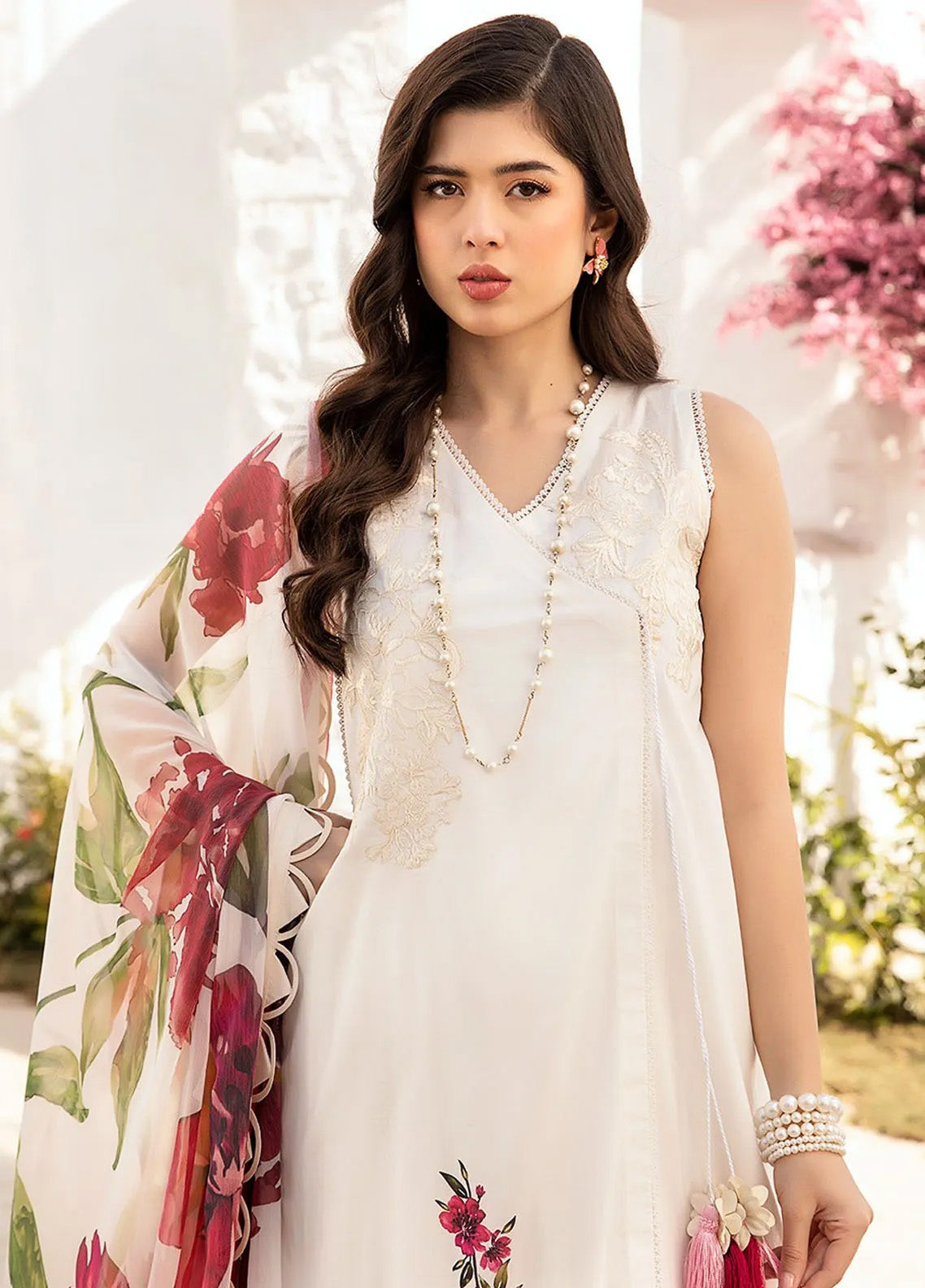 M Basics By Maria B Printed Lawn 3 Piece Unstitched Suit MB25MBL D-01 B M Basics By Maria B Printed Lawn 3 Piece Unstitched Suit MB25MBL D-01 B
