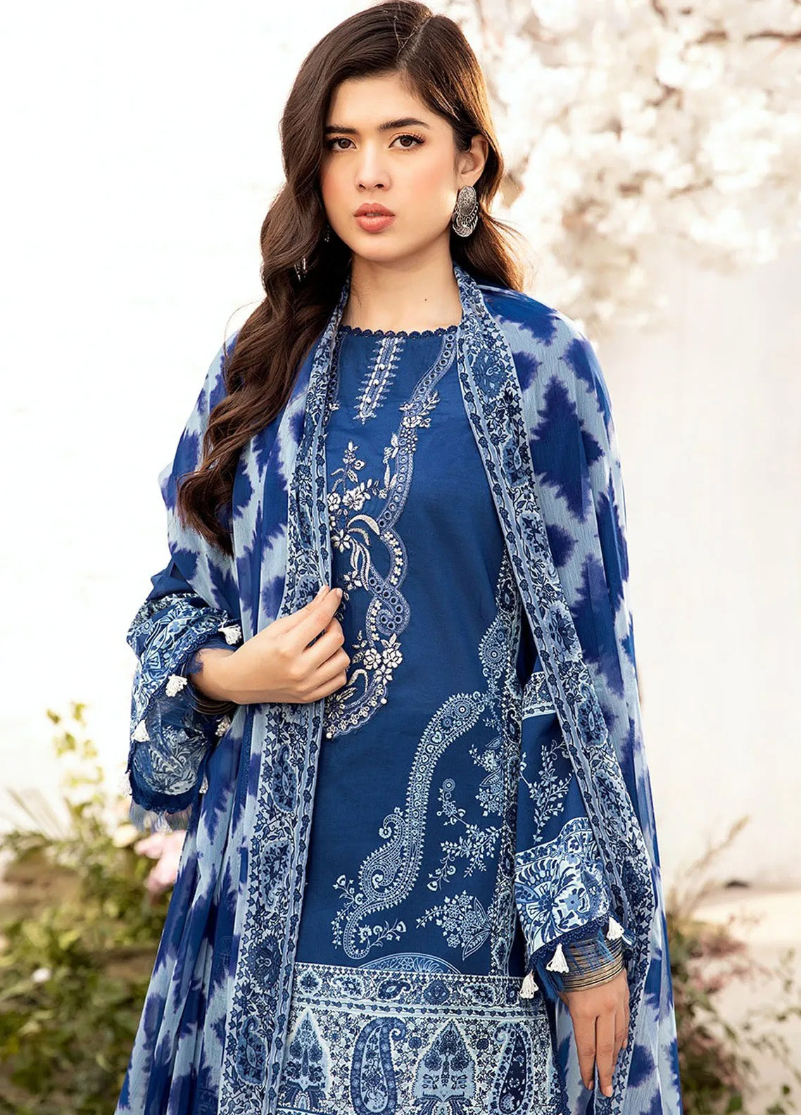 M Basics By Maria B Printed Lawn 3 Piece Unstitched Suit MB25MBL D-03 B M Basics By Maria B Printed Lawn 3 Piece Unstitched Suit MB25MBL D-03 B