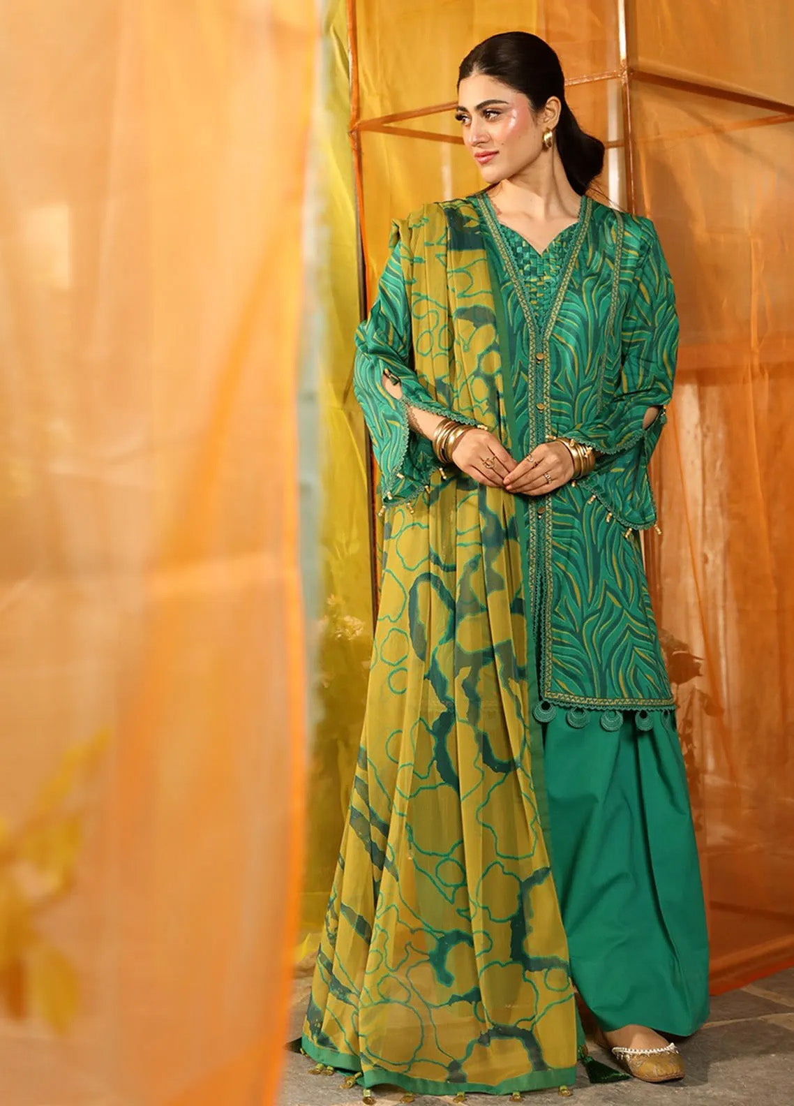 M Basics By Maria B Printed Lawn 3 Piece Unstitched Suit MB25MBL D-04 A M Basics By Maria B Printed Lawn 3 Piece Unstitched Suit MB25MBL D-04 A