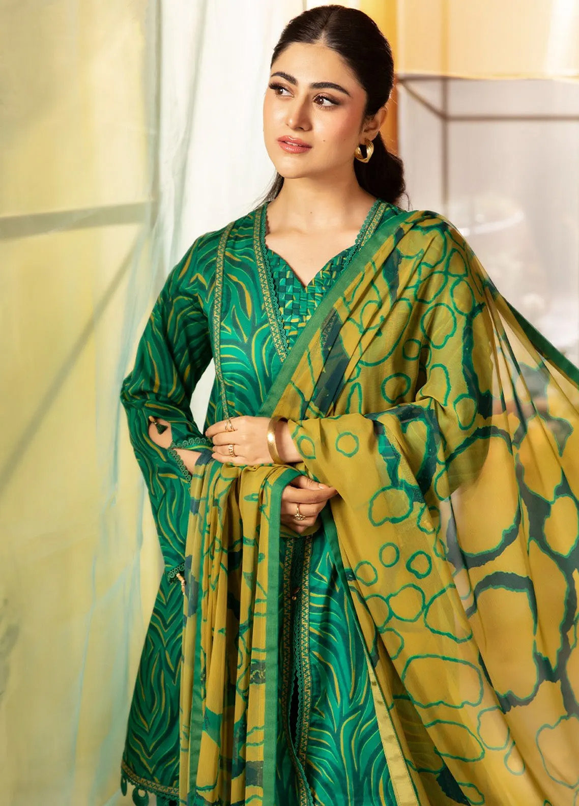 M Basics By Maria B Printed Lawn 3 Piece Unstitched Suit MB25MBL D-04 A M Basics By Maria B Printed Lawn 3 Piece Unstitched Suit MB25MBL D-04 A