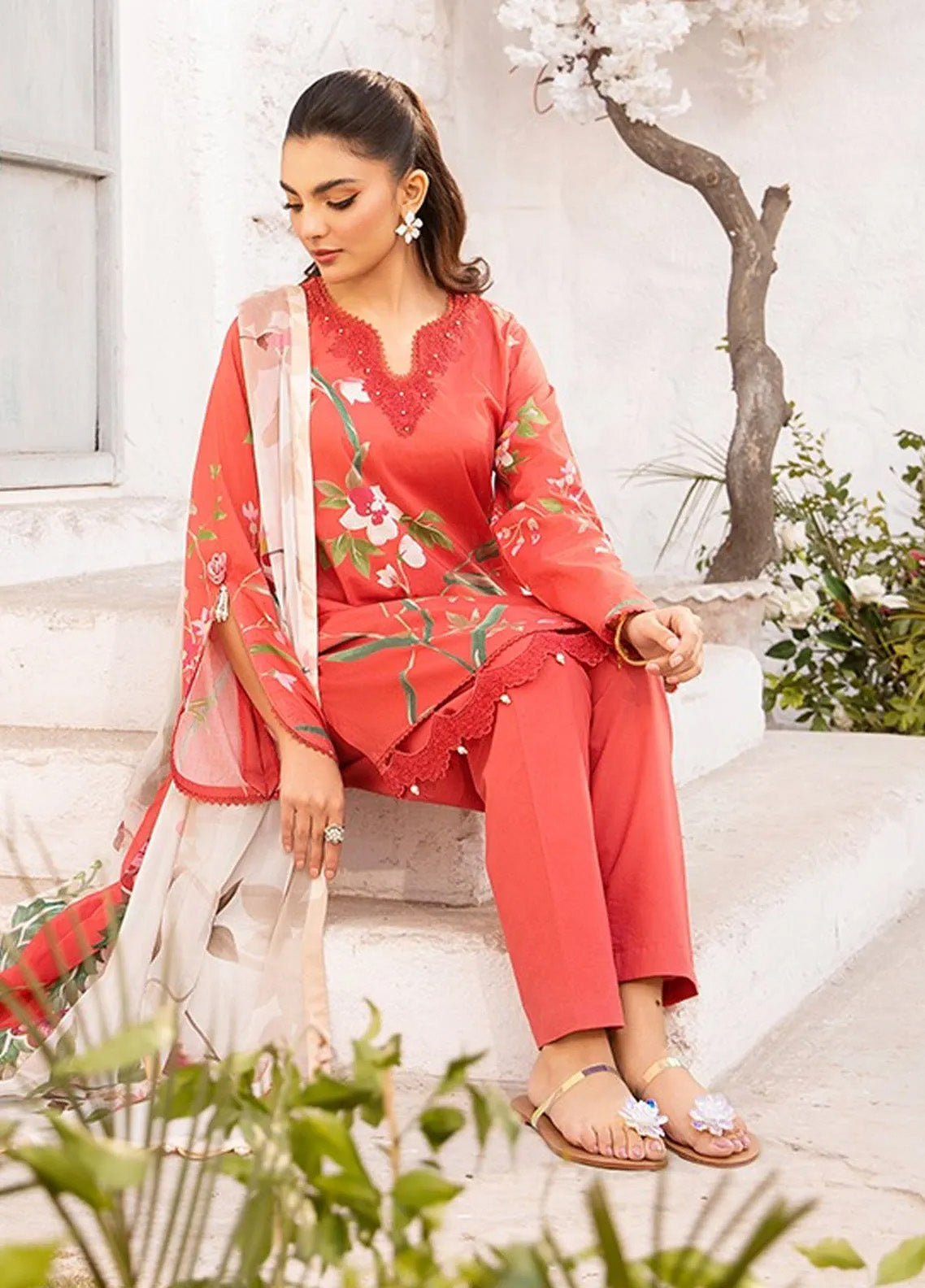 M Basics By Maria B Printed Lawn 3 Piece Unstitched Suit MB25MBL D-07 B M Basics By Maria B Printed Lawn 3 Piece Unstitched Suit MB25MBL D-07 B