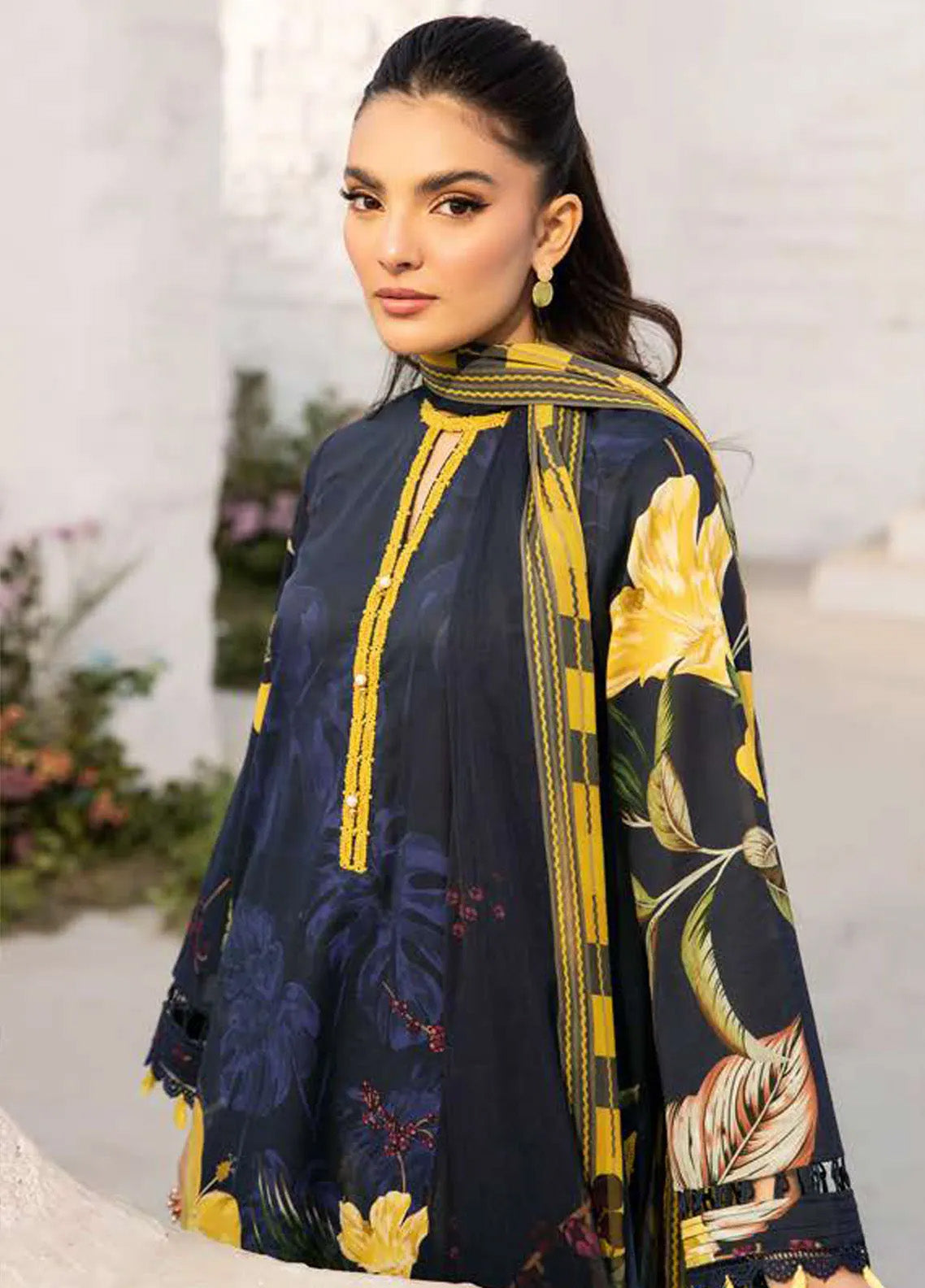 M Basics By Maria B Printed Lawn 3 Piece Unstitched Suit MB25MBL D-10 B M Basics By Maria B Printed Lawn 3 Piece Unstitched Suit MB25MBL D-10 B