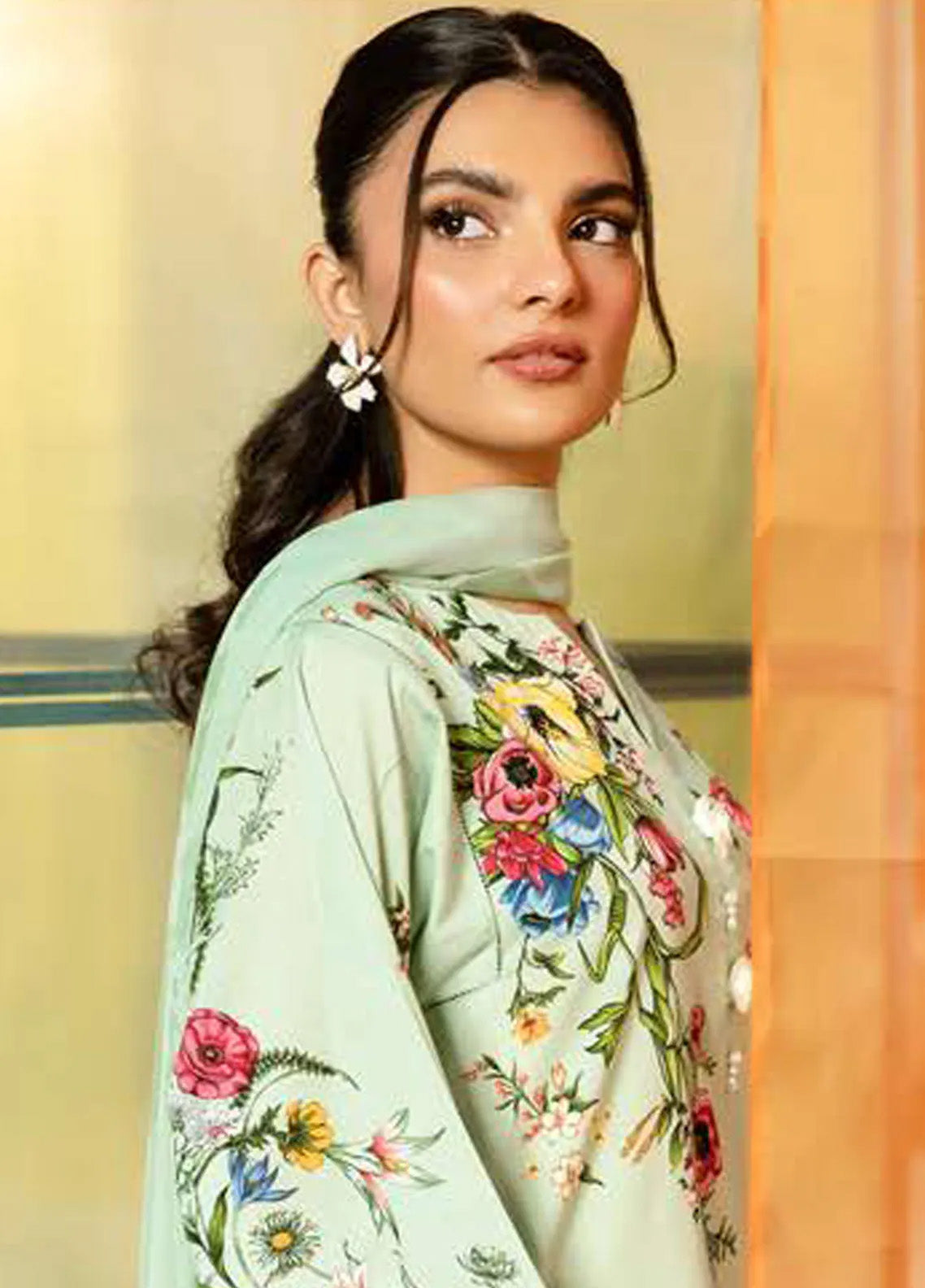 M Basics By Maria B Printed Lawn 3 Piece Unstitched Suit MB25MBL D-12 B M Basics By Maria B Printed Lawn 3 Piece Unstitched Suit MB25MBL D-12 B