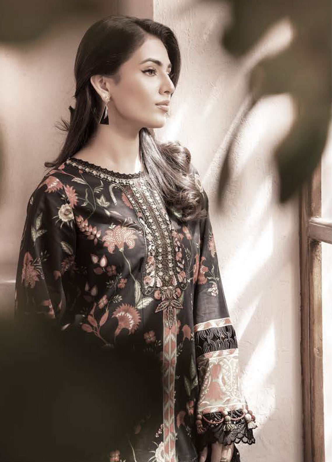 M Basics Eid Edit-II By Maria B Embroidered Lawn 3 Piece Unstitched Suit MB25EE-II D-1A M Basics Eid Edit-II By Maria B Embroidered Lawn 3 Piece Unstitched Suit MB25EE-II D-1A