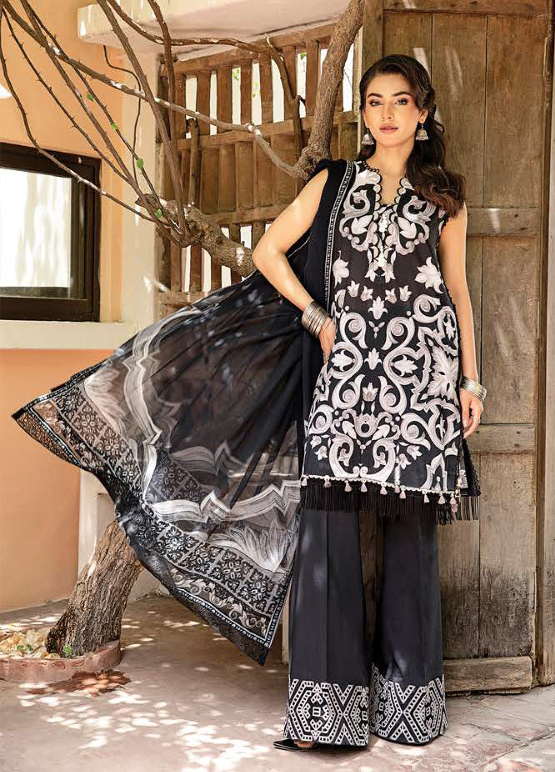 M Basics Eid Edit-II By Maria B Embroidered Lawn 3 Piece Unstitched Suit MB25EE-II D-4B M Basics Eid Edit-II By Maria B Embroidered Lawn 3 Piece Unstitched Suit MB25EE-II D-4B