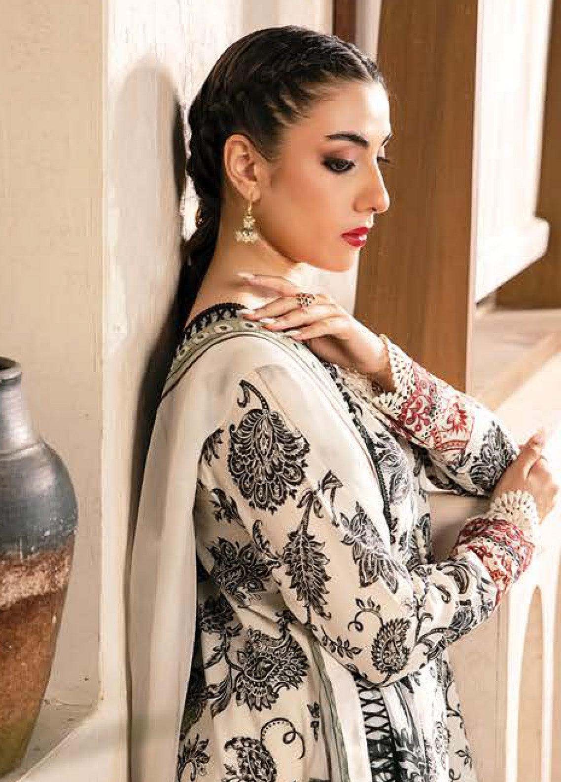 M Basics Eid Edit-II By Maria B Embroidered Lawn 3 Piece Unstitched Suit MB25EE-II D-9A M Basics Eid Edit-II By Maria B Embroidered Lawn 3 Piece Unstitched Suit MB25EE-II D-9A