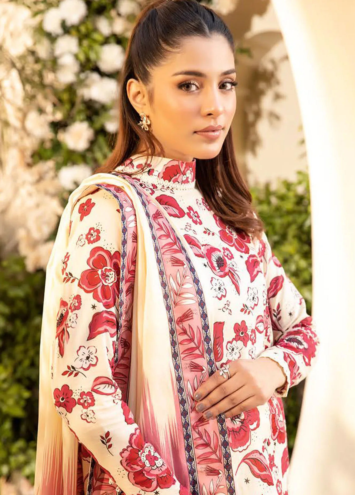 M Basics Elaheh By Maria B Printed Lawn 3 Piece Unstitched Suit MB25EMV1 D-03 M Basics Elaheh By Maria B Printed Lawn 3 Piece Unstitched Suit MB25EMV1 D-03