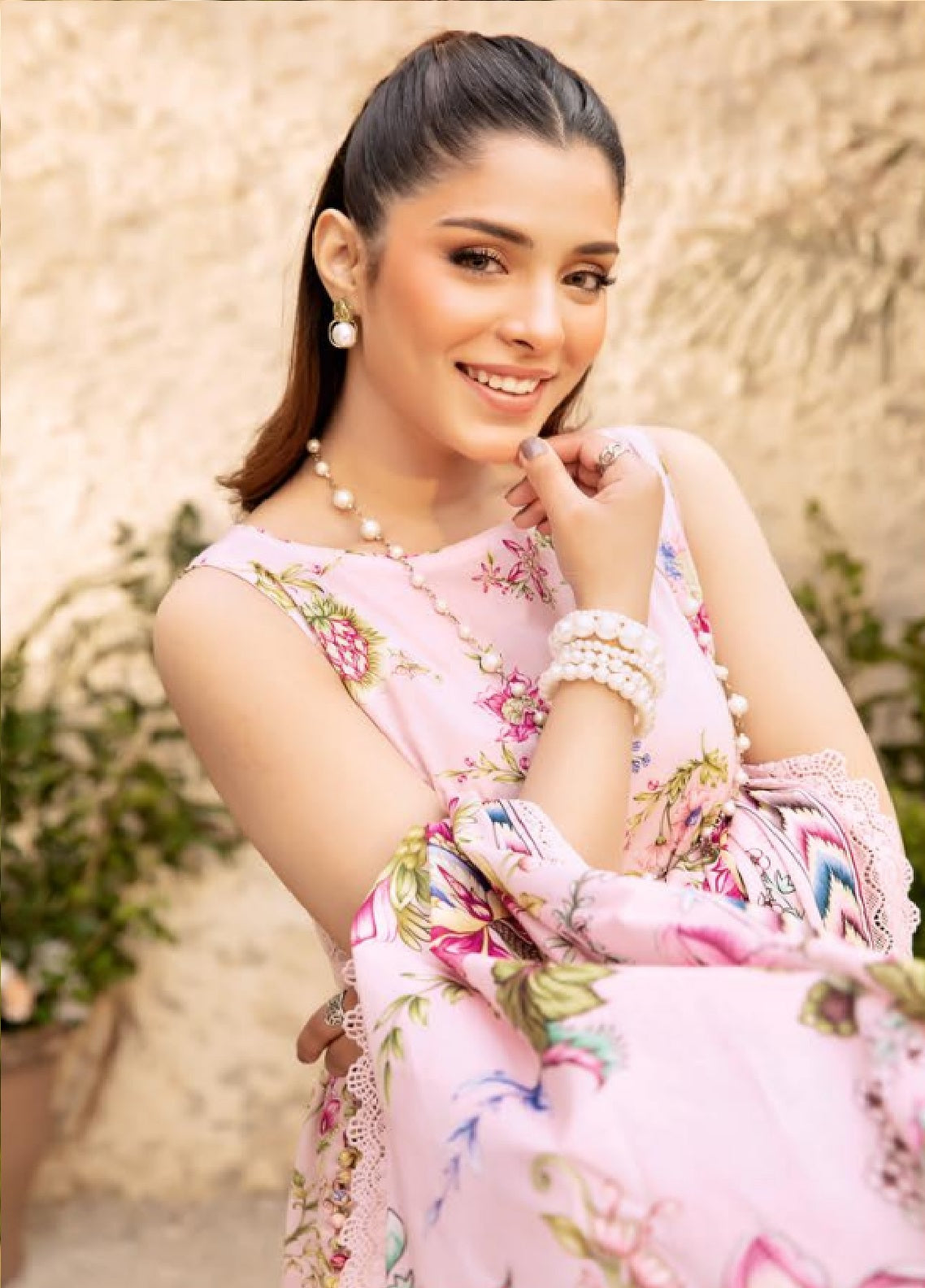 M Basics Elaheh By Maria B Printed Lawn 3 Piece Unstitched Suit MB25EMV1 D-04 M Basics Elaheh By Maria B Printed Lawn 3 Piece Unstitched Suit MB25EMV1 D-04
