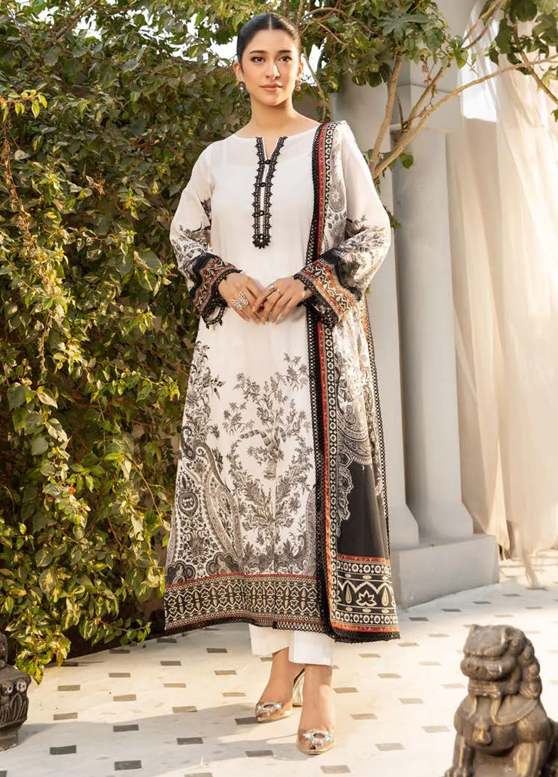 M Basics Elaheh By Maria B Printed Lawn 3 Piece Unstitched Suit MB25EMV1 D-05 M Basics Elaheh By Maria B Printed Lawn 3 Piece Unstitched Suit MB25EMV1 D-05