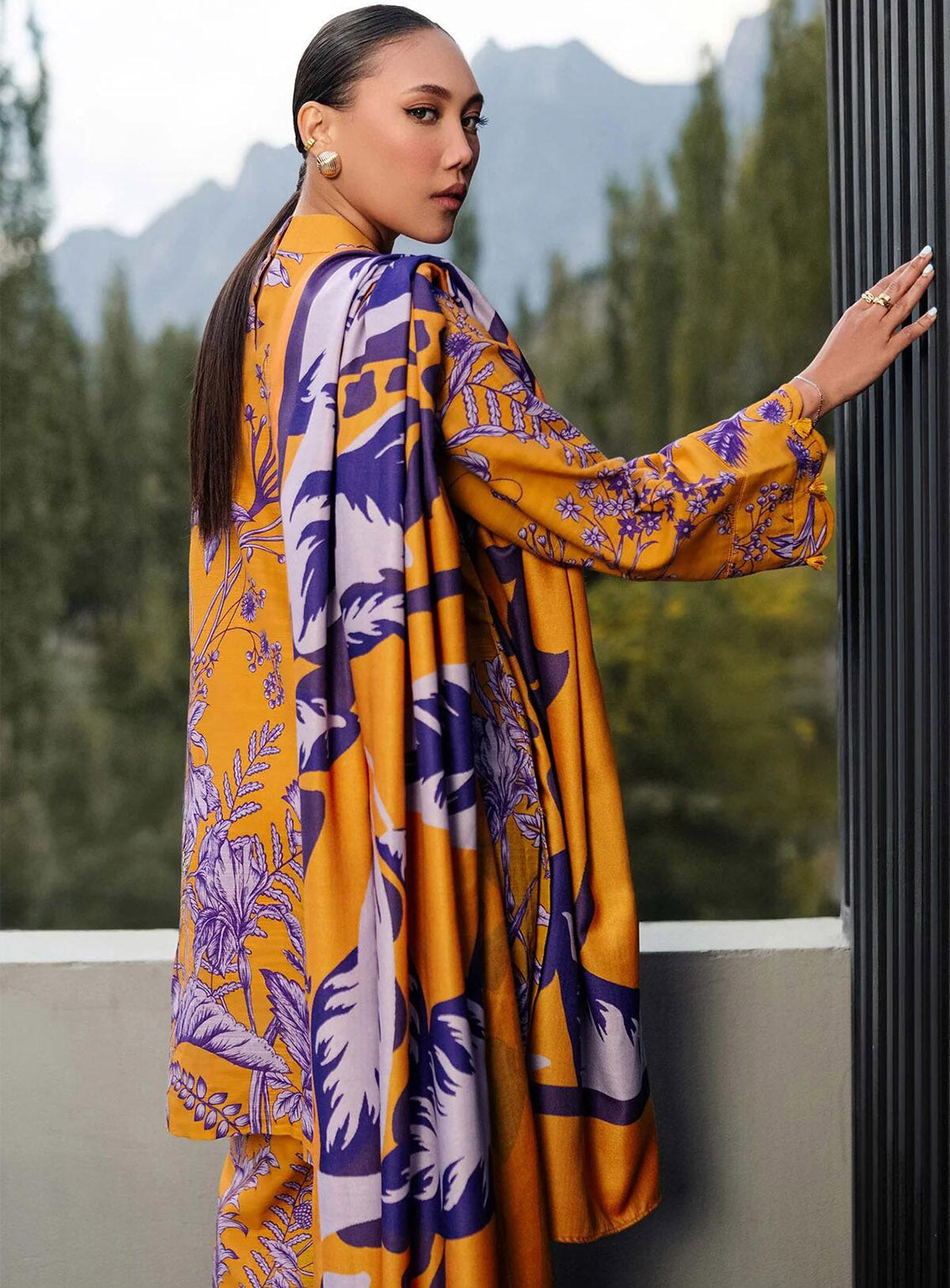 M Basics Mirage By Maria B Printed Khaddar 3 Piece Unstitched Suit MB24MBM D-01A M Basics Mirage By Maria B Printed Khaddar 3 Piece Unstitched Suit MB24MBM D-01A