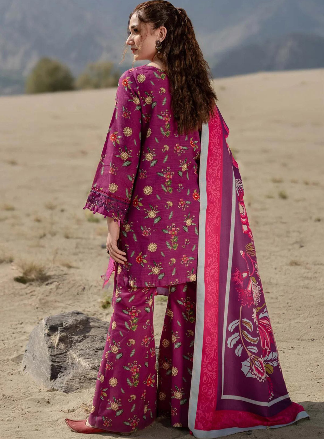 M Basics Mirage By Maria B Printed Khaddar 3 Piece Unstitched Suit MB24MBM D-05A M Basics Mirage By Maria B Printed Khaddar 3 Piece Unstitched Suit MB24MBM D-05A