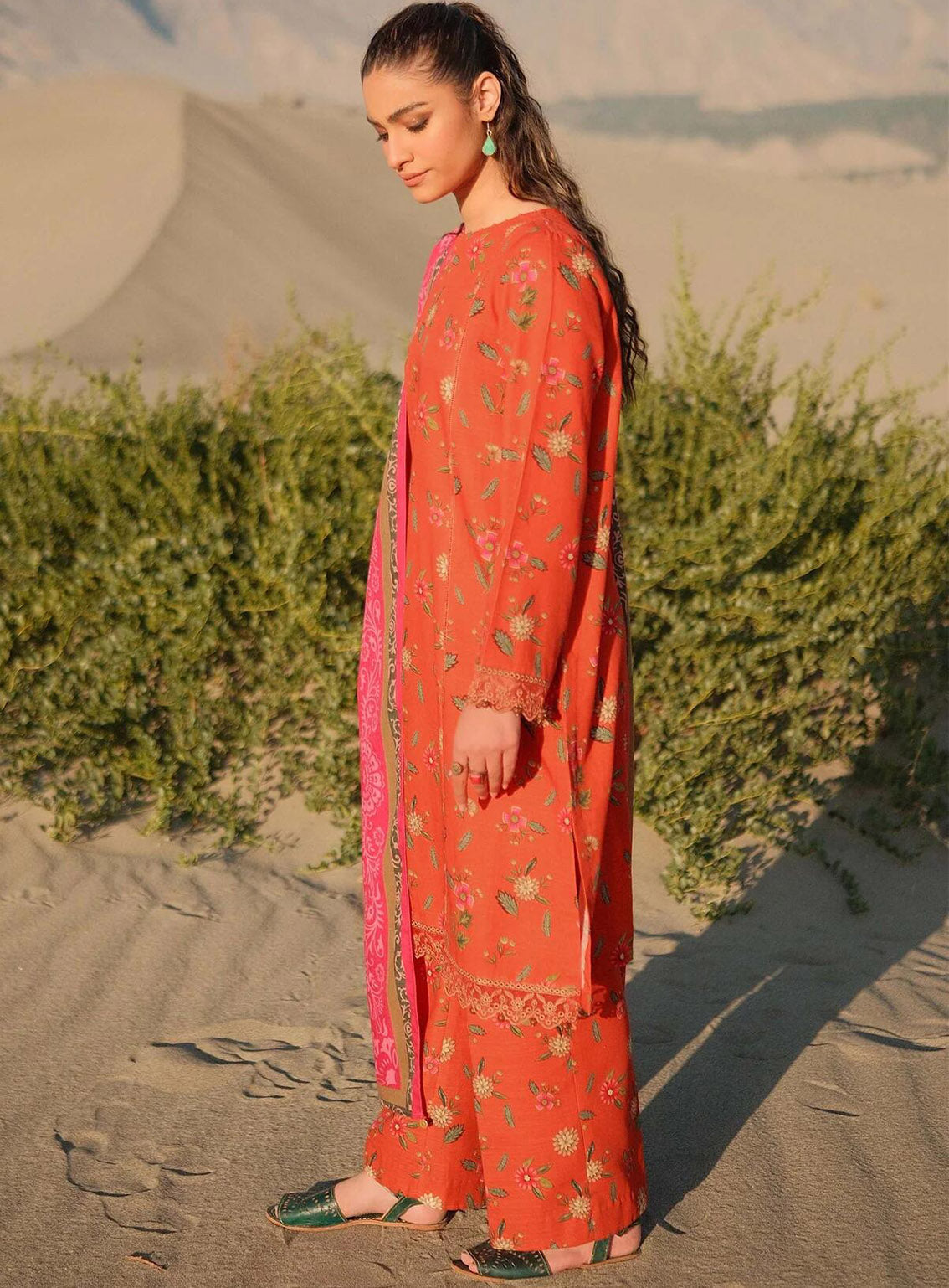 M Basics Mirage By Maria B Printed Khaddar 3 Piece Unstitched Suit MB24MBM D-05B M Basics Mirage By Maria B Printed Khaddar 3 Piece Unstitched Suit MB24MBM D-05B