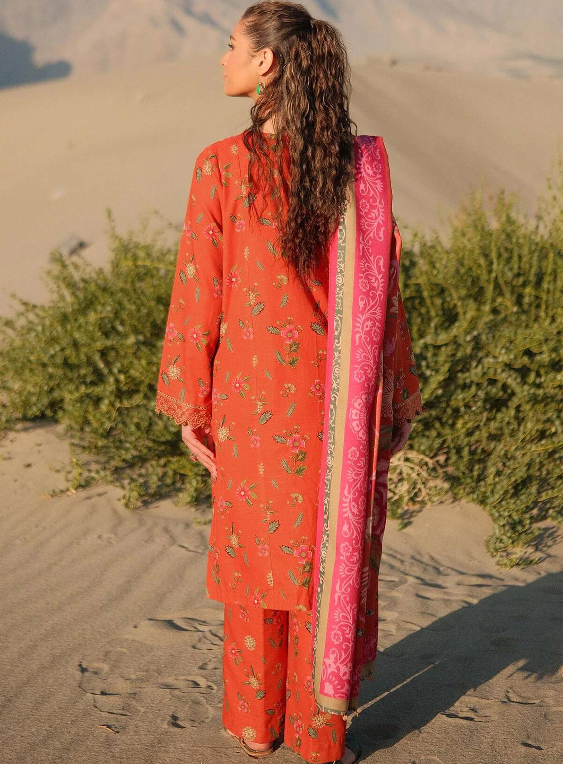 M Basics Mirage By Maria B Printed Khaddar 3 Piece Unstitched Suit MB24MBM D-05B M Basics Mirage By Maria B Printed Khaddar 3 Piece Unstitched Suit MB24MBM D-05B