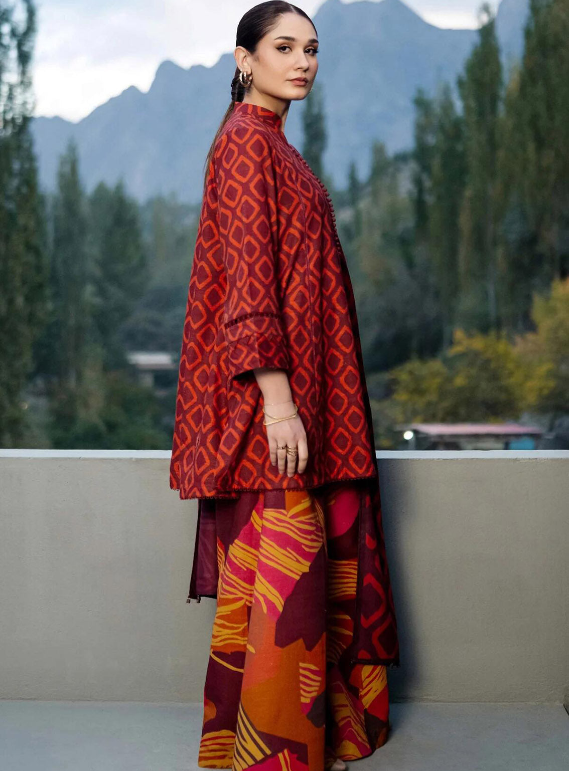 M Basics Mirage By Maria B Printed Khaddar 3 Piece Unstitched Suit MB24MBM D-06B M Basics Mirage By Maria B Printed Khaddar 3 Piece Unstitched Suit MB24MBM D-06B