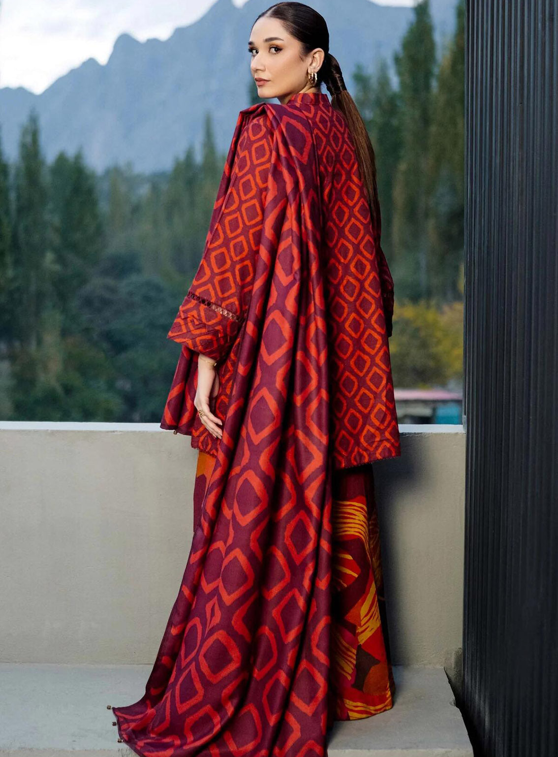 M Basics Mirage By Maria B Printed Khaddar 3 Piece Unstitched Suit MB24MBM D-06B M Basics Mirage By Maria B Printed Khaddar 3 Piece Unstitched Suit MB24MBM D-06B