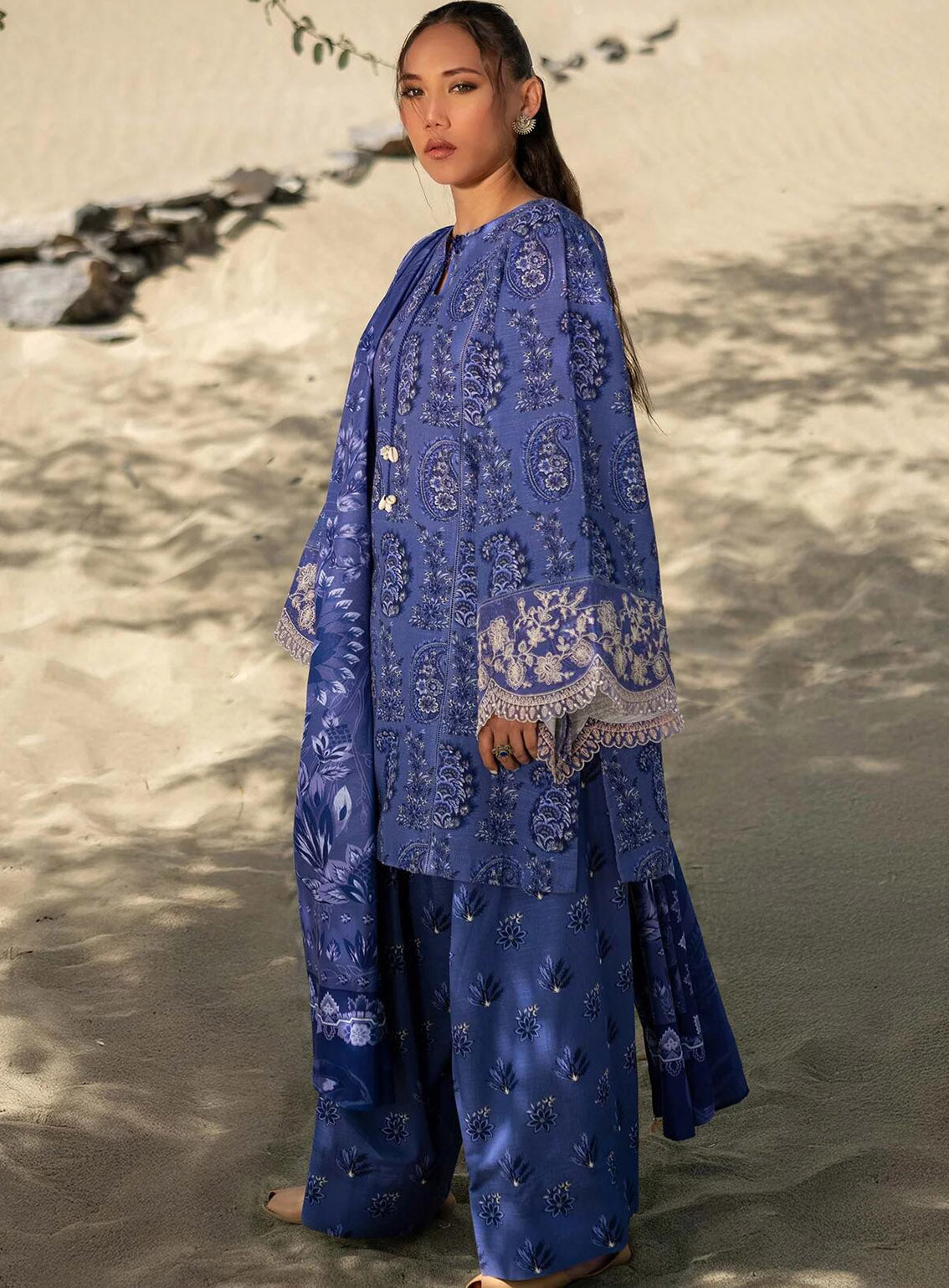 M Basics Mirage By Maria B Printed Khaddar 3 Piece Unstitched Suit MB24MBM D-08A M Basics Mirage By Maria B Printed Khaddar 3 Piece Unstitched Suit MB24MBM D-08A