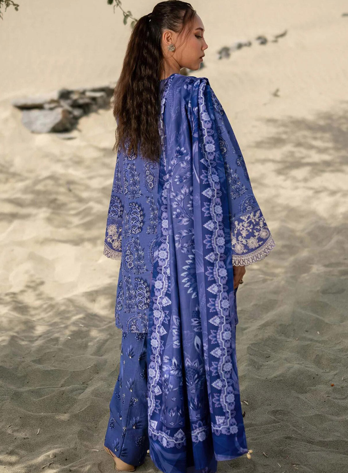 M Basics Mirage By Maria B Printed Khaddar 3 Piece Unstitched Suit MB24MBM D-08A M Basics Mirage By Maria B Printed Khaddar 3 Piece Unstitched Suit MB24MBM D-08A