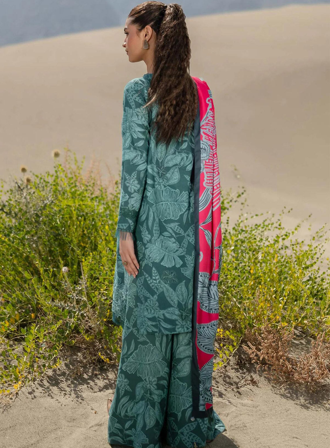 M Basics Mirage By Maria B Printed Khaddar 3 Piece Unstitched Suit MB24MBM D-09B M Basics Mirage By Maria B Printed Khaddar 3 Piece Unstitched Suit MB24MBM D-09B