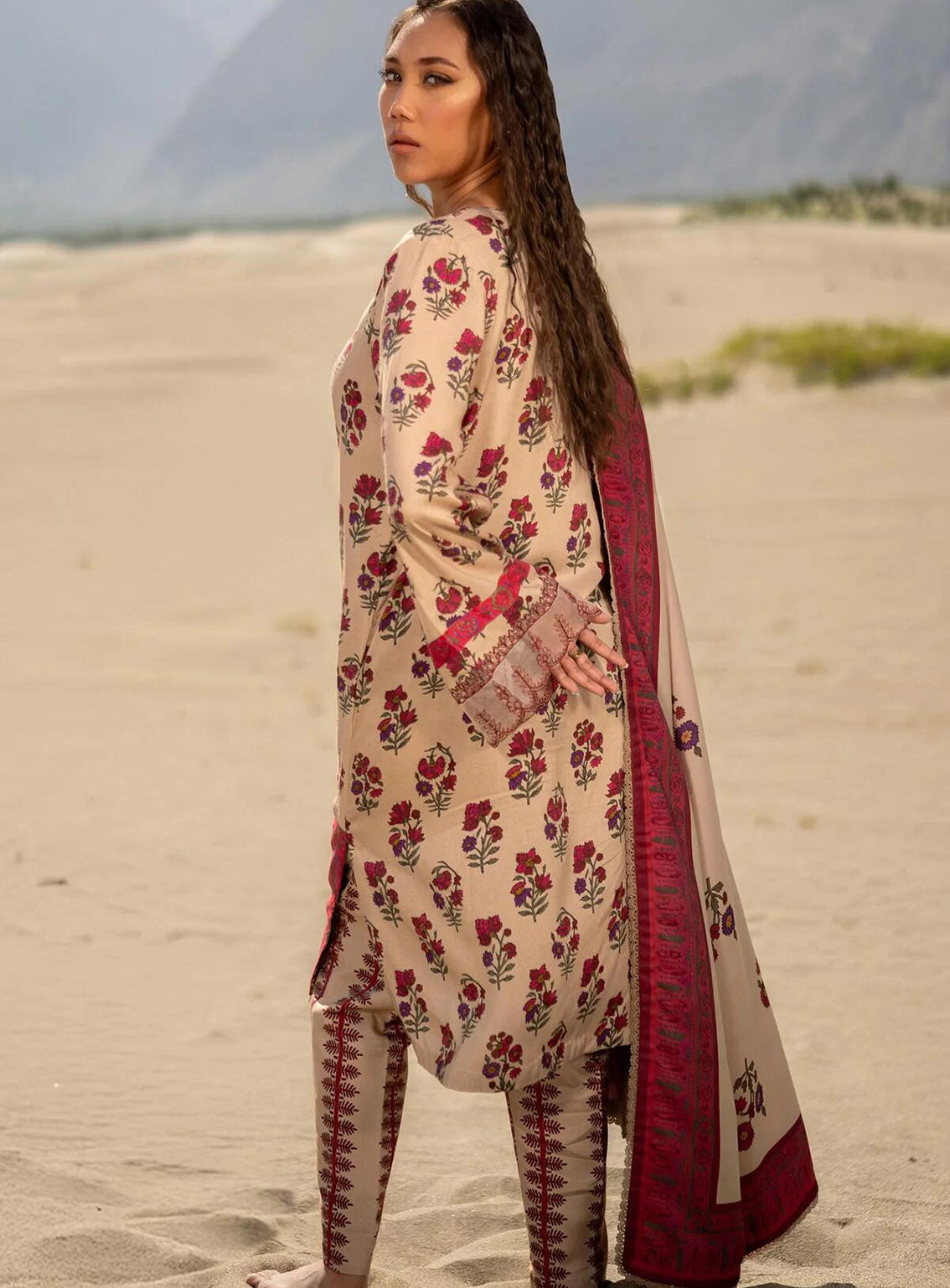 M Basics Mirage By Maria B Printed Linen 3 Piece Unstitched Suit MB24MBM D-02A M Basics Mirage By Maria B Printed Linen 3 Piece Unstitched Suit MB24MBM D-02A