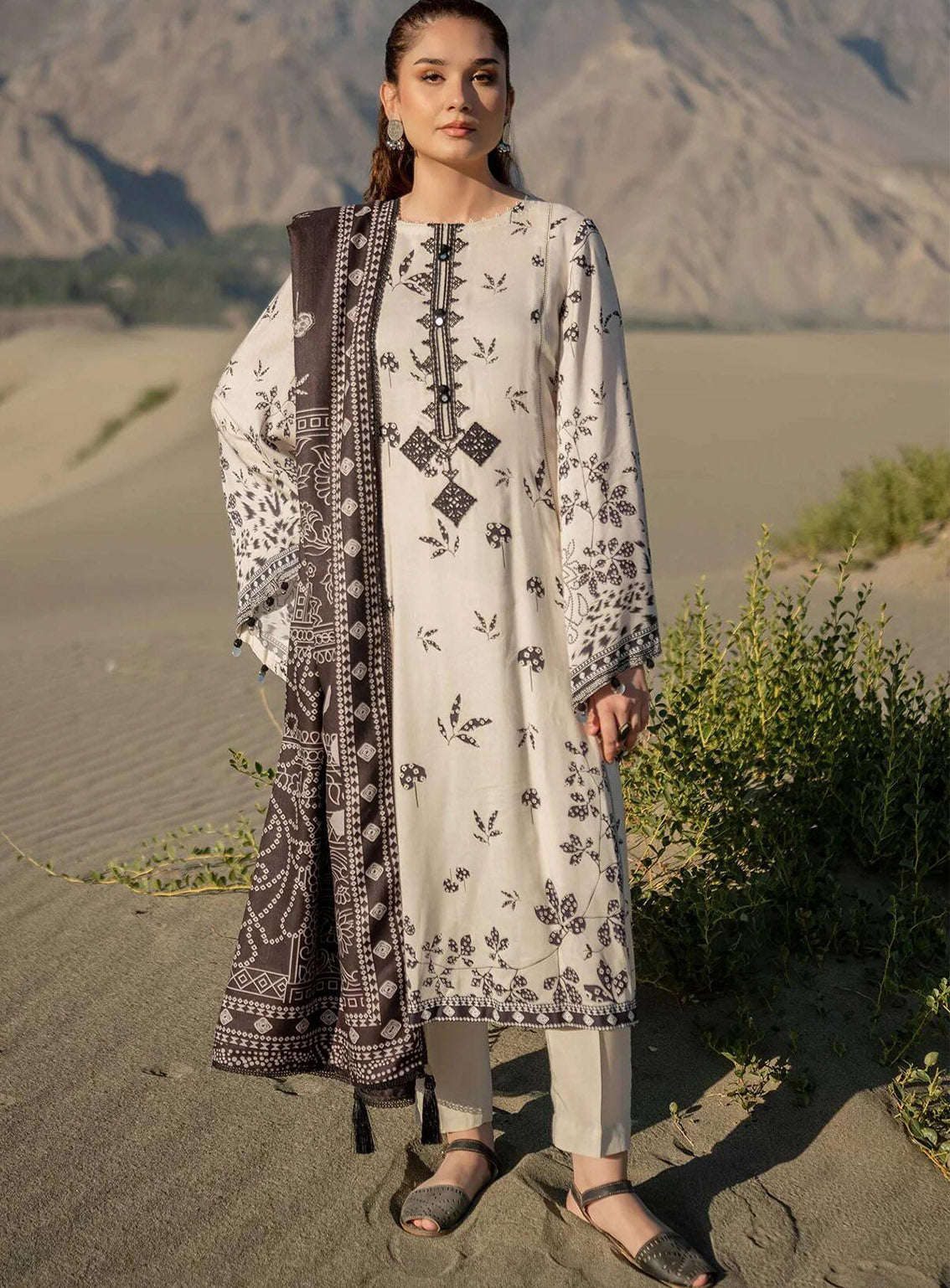 M Basics Mirage By Maria B Printed Linen 3 Piece Unstitched Suit MB24MBM D-07A M Basics Mirage By Maria B Printed Linen 3 Piece Unstitched Suit MB24MBM D-07A