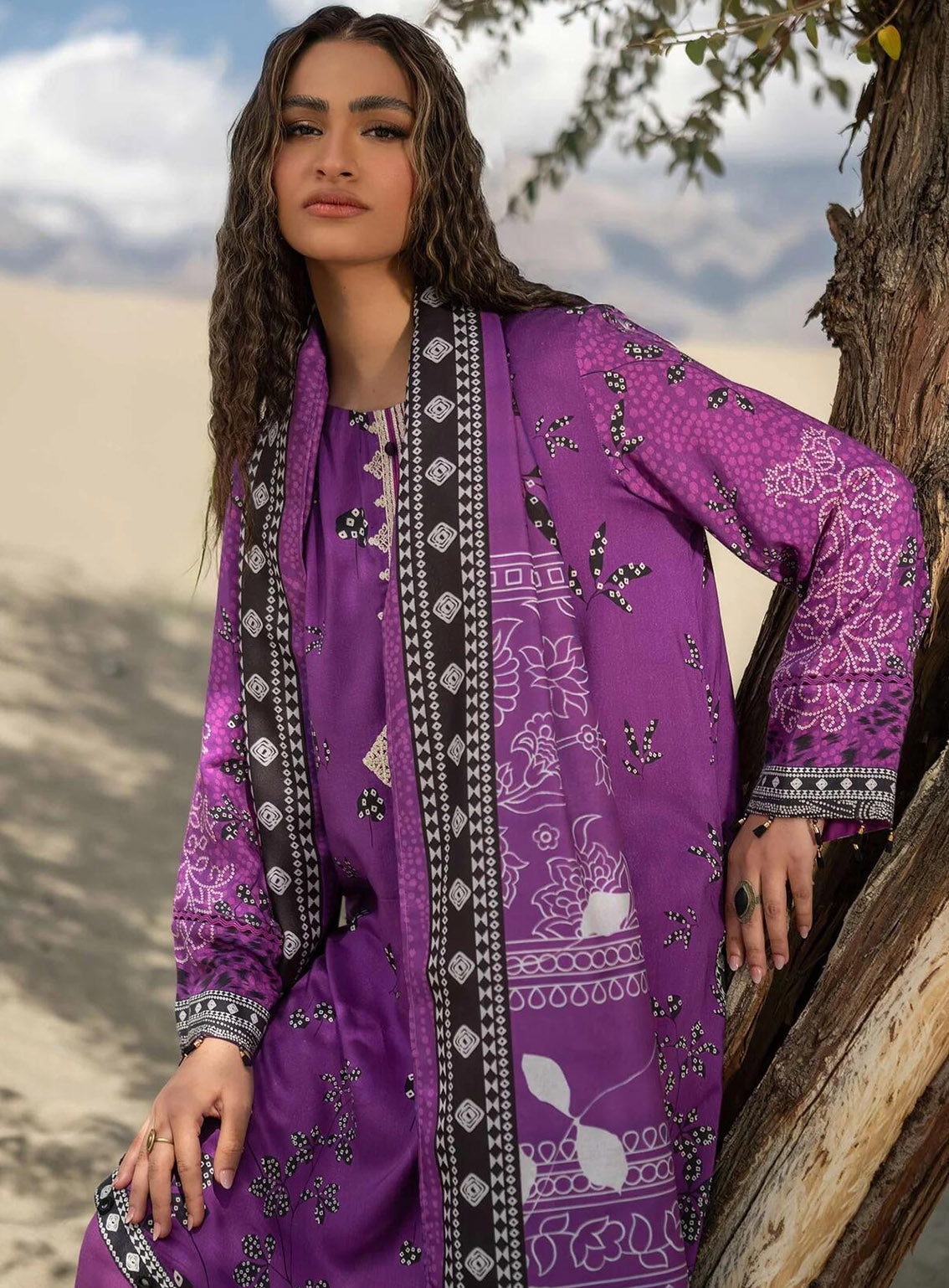 M Basics Mirage By Maria B Printed Linen 3 Piece Unstitched Suit MB24MBM D-07B M Basics Mirage By Maria B Printed Linen 3 Piece Unstitched Suit MB24MBM D-07B