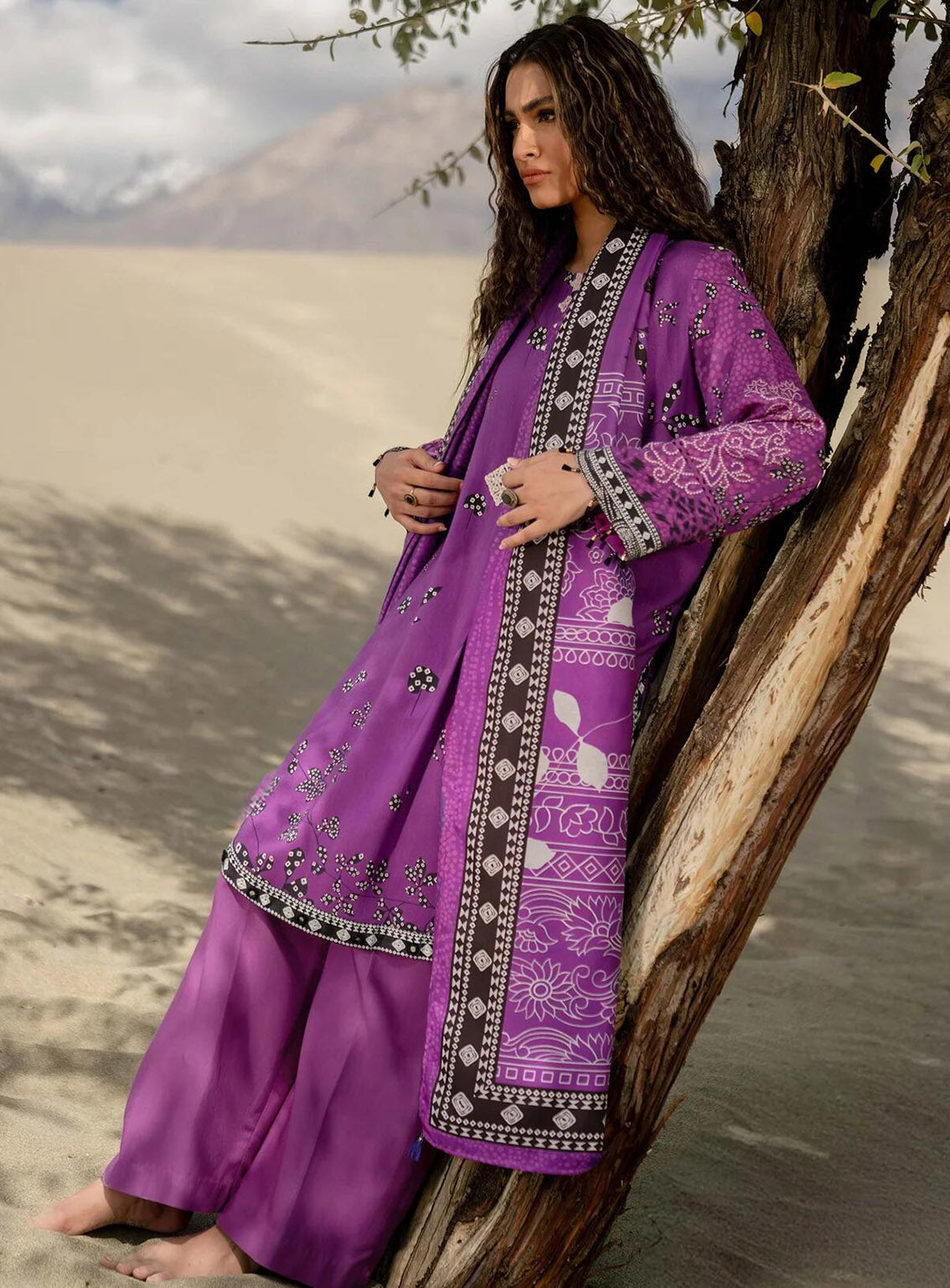 M Basics Mirage By Maria B Printed Linen 3 Piece Unstitched Suit MB24MBM D-07B M Basics Mirage By Maria B Printed Linen 3 Piece Unstitched Suit MB24MBM D-07B