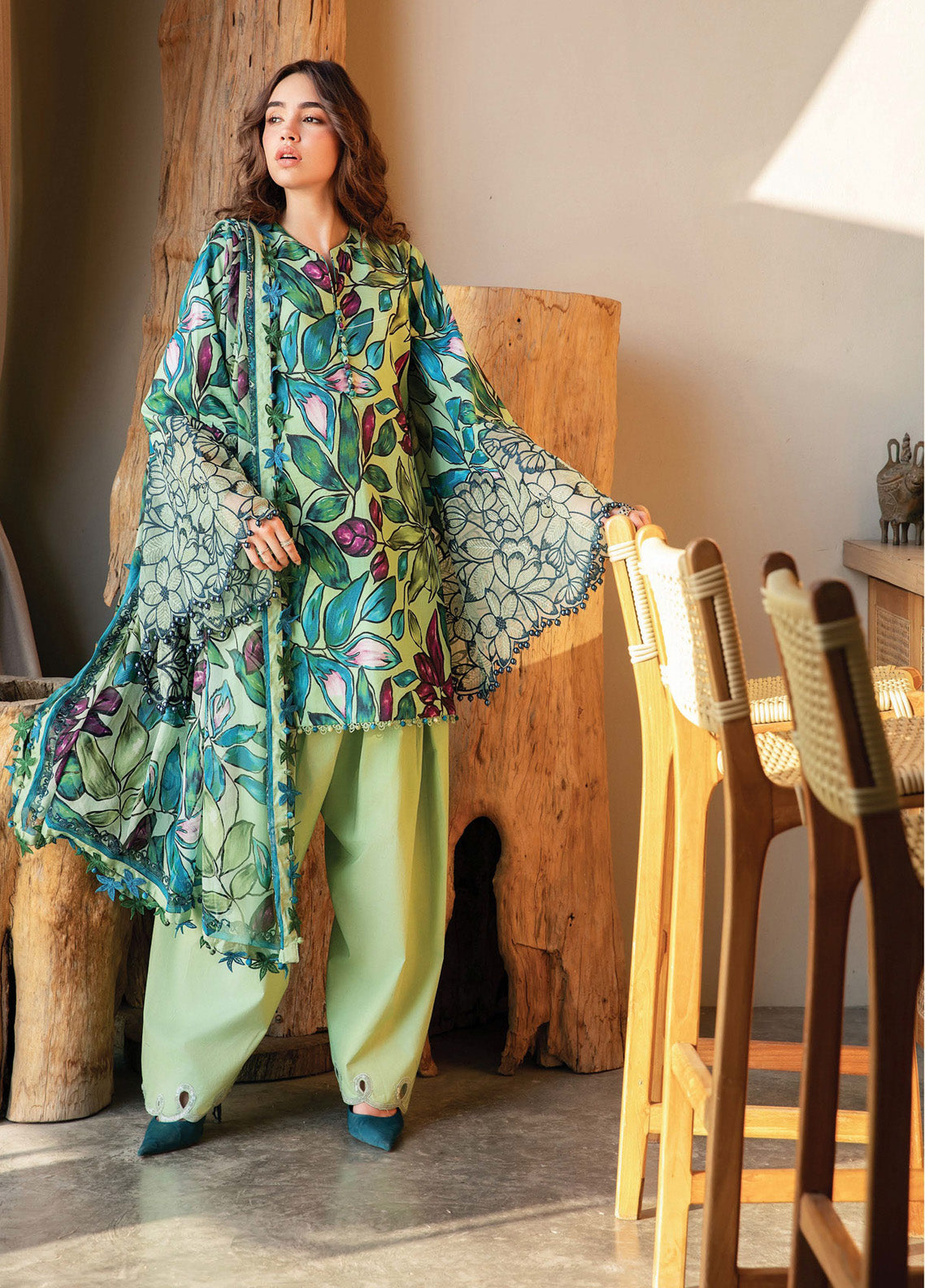 M.Prints By Maria B Embroidered Lawn 3 Piece Unstitched Suit MB25S MPT-2505-B M.Prints By Maria B Embroidered Lawn 3 Piece Unstitched Suit MB25S MPT-2505-B