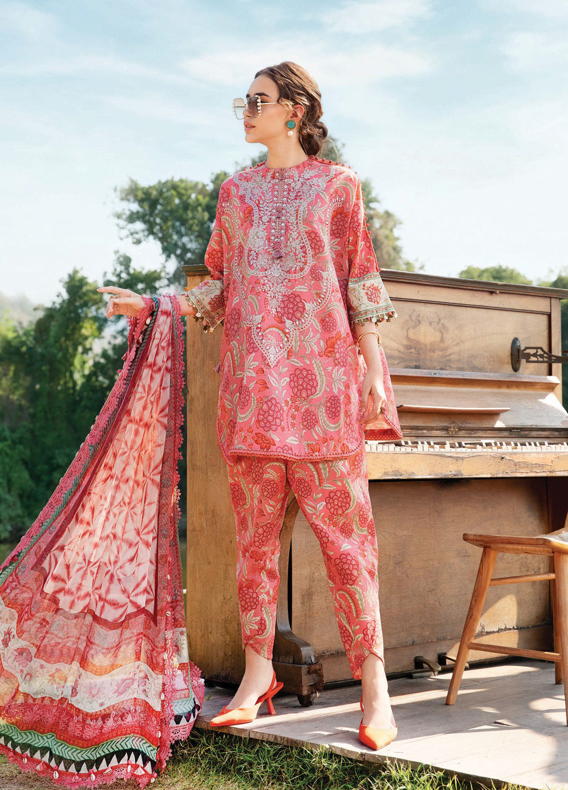M.Prints By Maria B Embroidered Lawn 3 Piece Unstitched Suit MB25S MPT-2513-A M.Prints By Maria B Embroidered Lawn 3 Piece Unstitched Suit MB25S MPT-2513-A