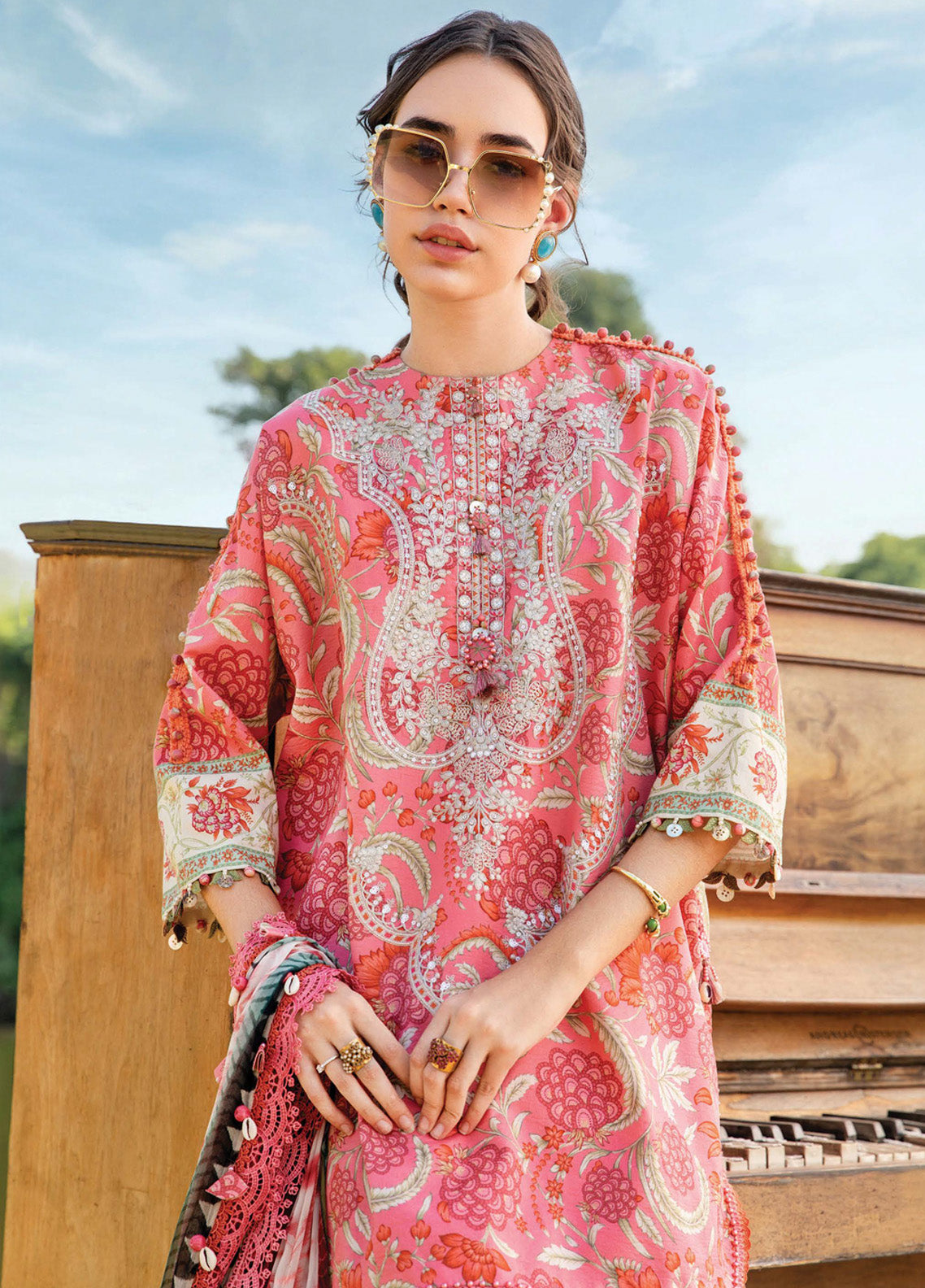 M.Prints By Maria B Embroidered Lawn 3 Piece Unstitched Suit MB25S MPT-2513-A M.Prints By Maria B Embroidered Lawn 3 Piece Unstitched Suit MB25S MPT-2513-A
