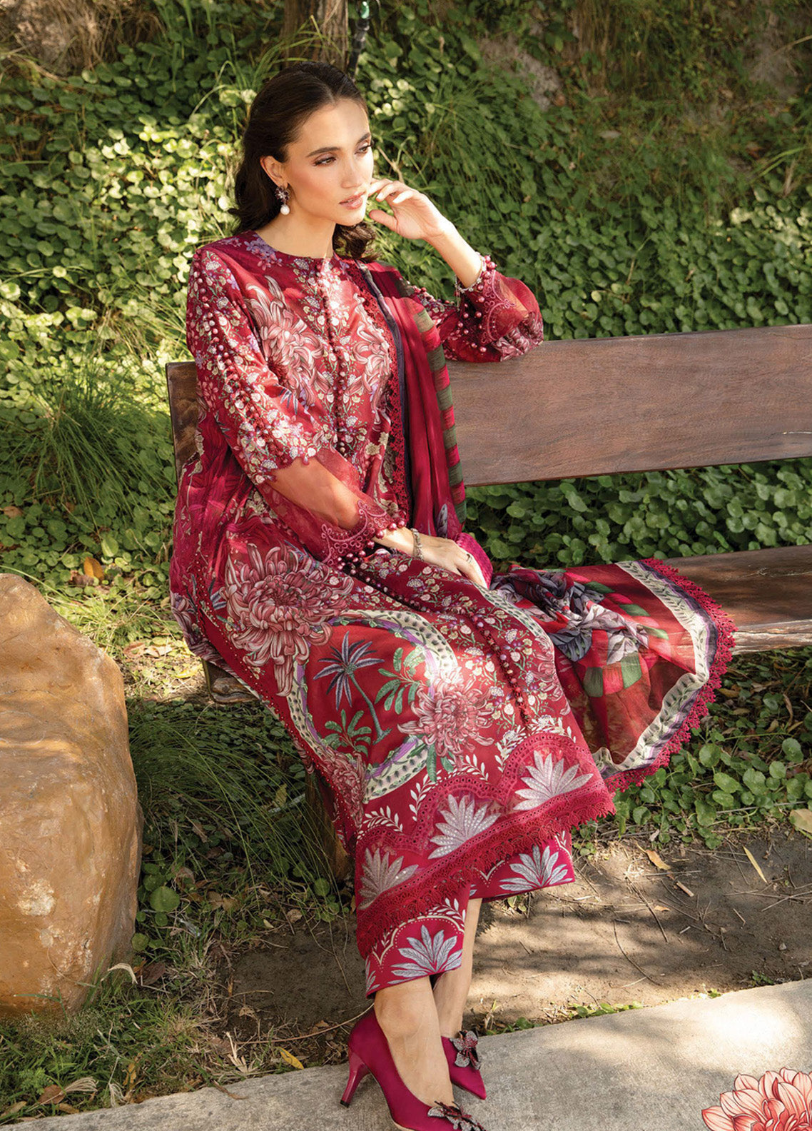M.Prints By Maria B Embroidered Lawn 3 Piece Unstitched Suit MB25S MPT-2514-B M.Prints By Maria B Embroidered Lawn 3 Piece Unstitched Suit MB25S MPT-2514-B