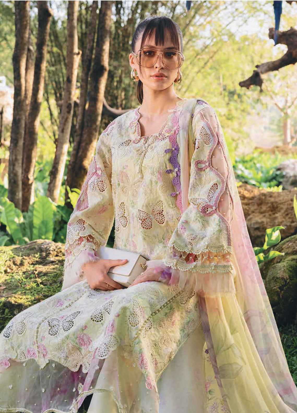 M.Prints By Maria B Embroidered Lawn 3 Piece Unstitched Suit MB26MPSS D-MPT-2901B M.Prints By Maria B Embroidered Lawn 3 Piece Unstitched Suit MB26MPSS D-MPT-2901B