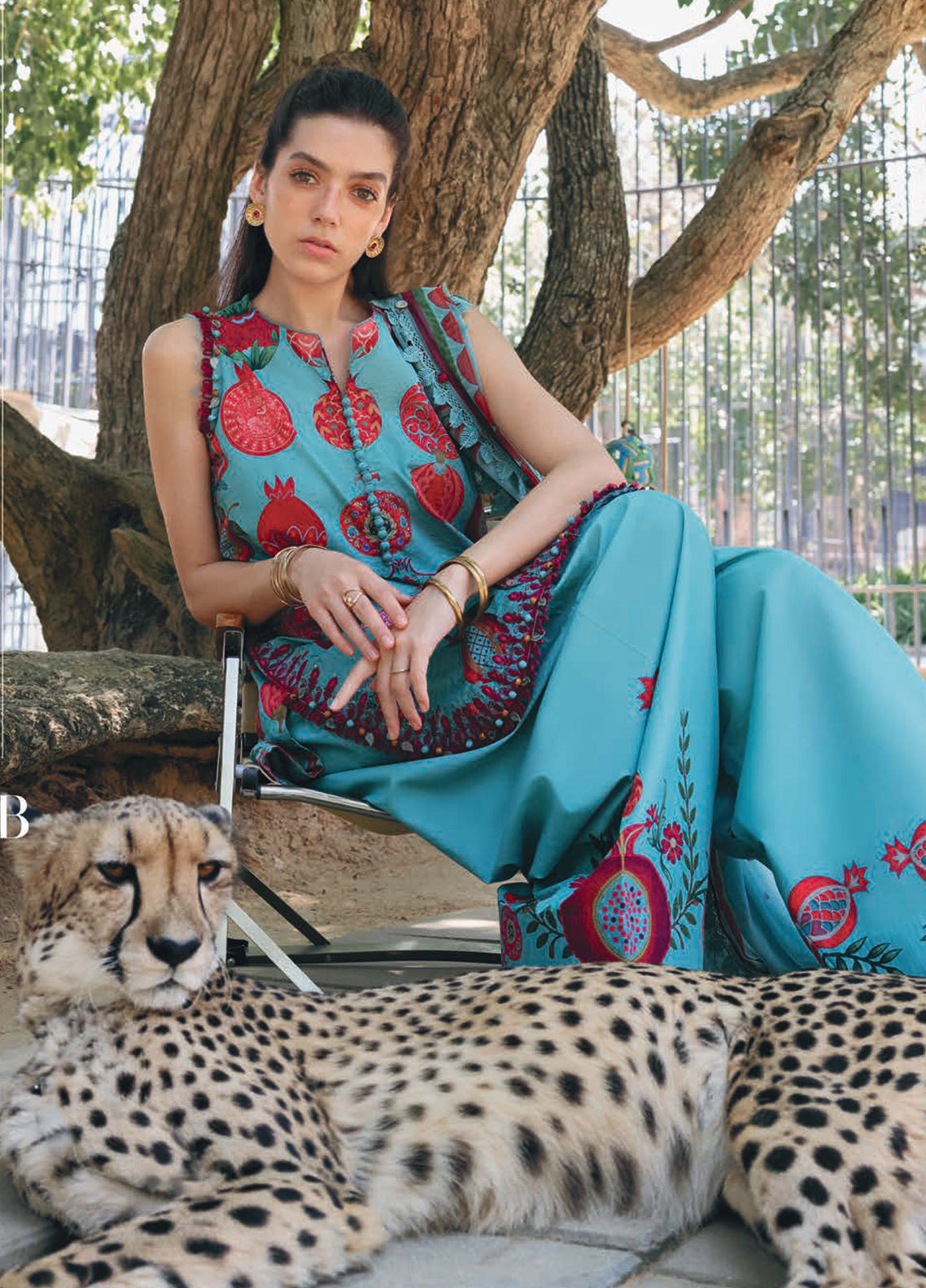 M.Prints By Maria B Embroidered Lawn 3 Piece Unstitched Suit MB26MPSS D-MPT-2903B M.Prints By Maria B Embroidered Lawn 3 Piece Unstitched Suit MB26MPSS D-MPT-2903B