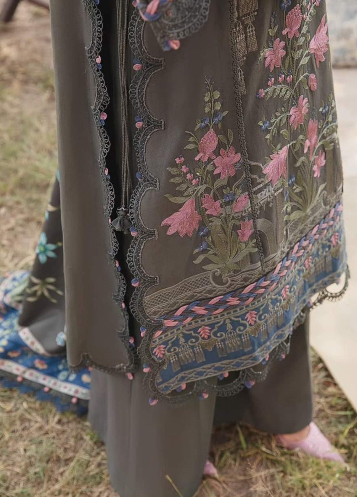 M.Prints By Maria B Embroidered Linen 3 Piece Unstitched Suit MB24WE MPT-2401-A M.Prints By Maria B Embroidered Linen 3 Piece Unstitched Suit MB24WE MPT-2401-A