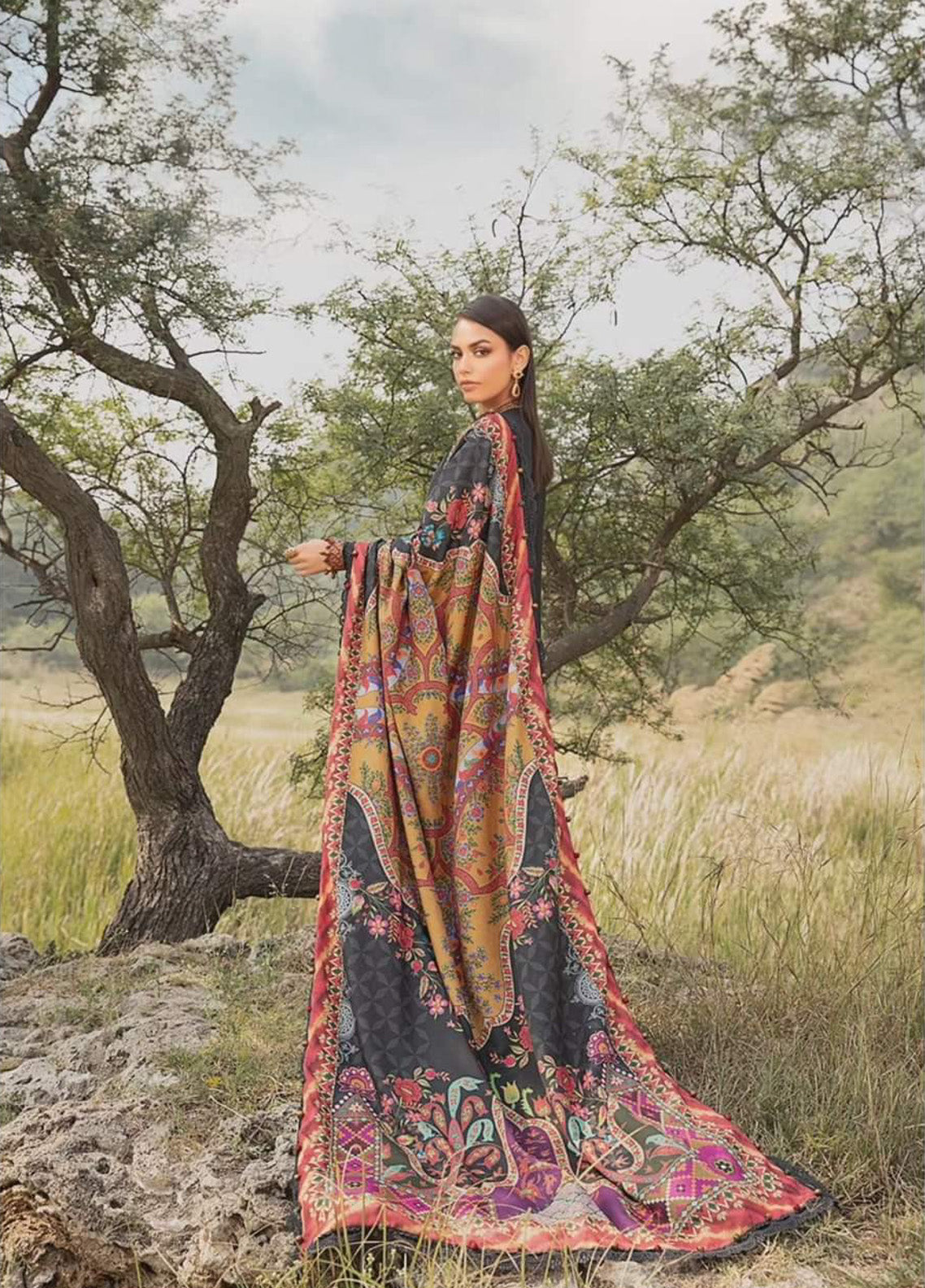 M.Prints By Maria B Embroidered Linen 3 Piece Unstitched Suit MB24WE MPT-2402-B M.Prints By Maria B Embroidered Linen 3 Piece Unstitched Suit MB24WE MPT-2402-B