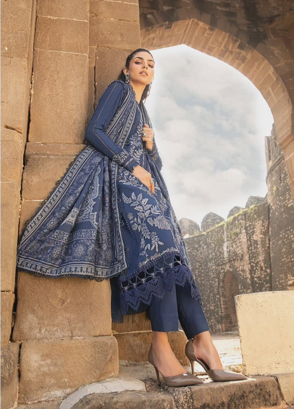 M.Prints By Maria B Embroidered Linen 3 Piece Unstitched Suit MB24WE MPT-2404-B M.Prints By Maria B Embroidered Linen 3 Piece Unstitched Suit MB24WE MPT-2404-B