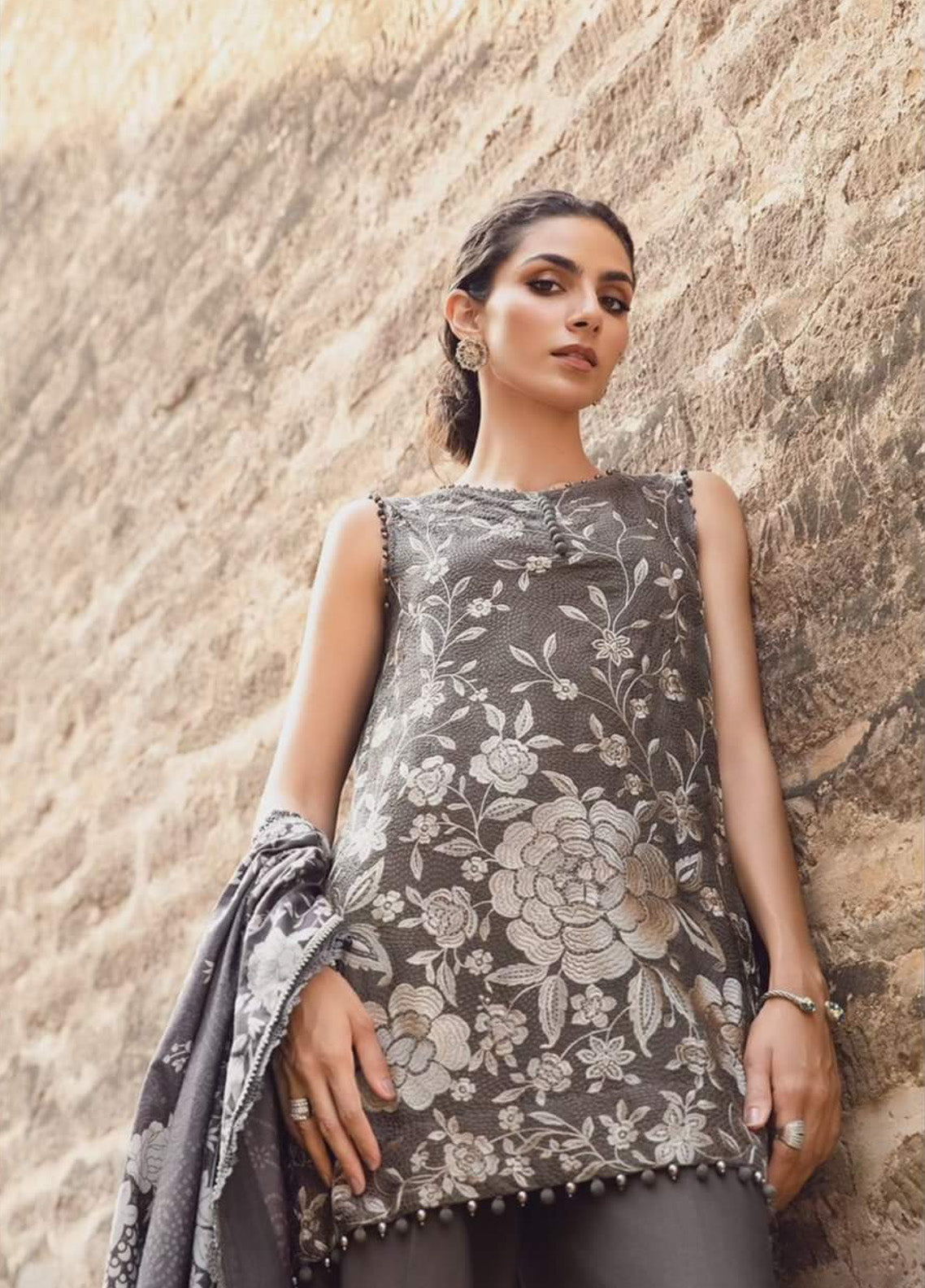 M.Prints By Maria B Embroidered Linen 3 Piece Unstitched Suit MB24WE MPT-2408-B M.Prints By Maria B Embroidered Linen 3 Piece Unstitched Suit MB24WE MPT-2408-B