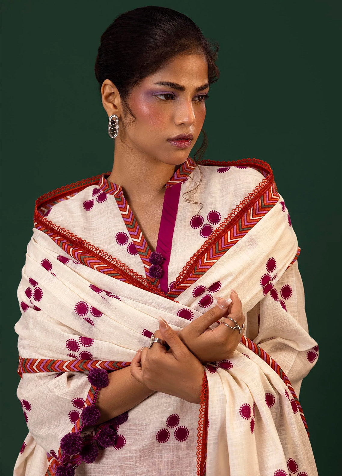 Mahay By Sana Safinaz Embroidered Slub 3 Piece Unstitched Suit H243-001A-3CQ Mahay By Sana Safinaz Embroidered Slub 3 Piece Unstitched Suit H243-001A-3CQ