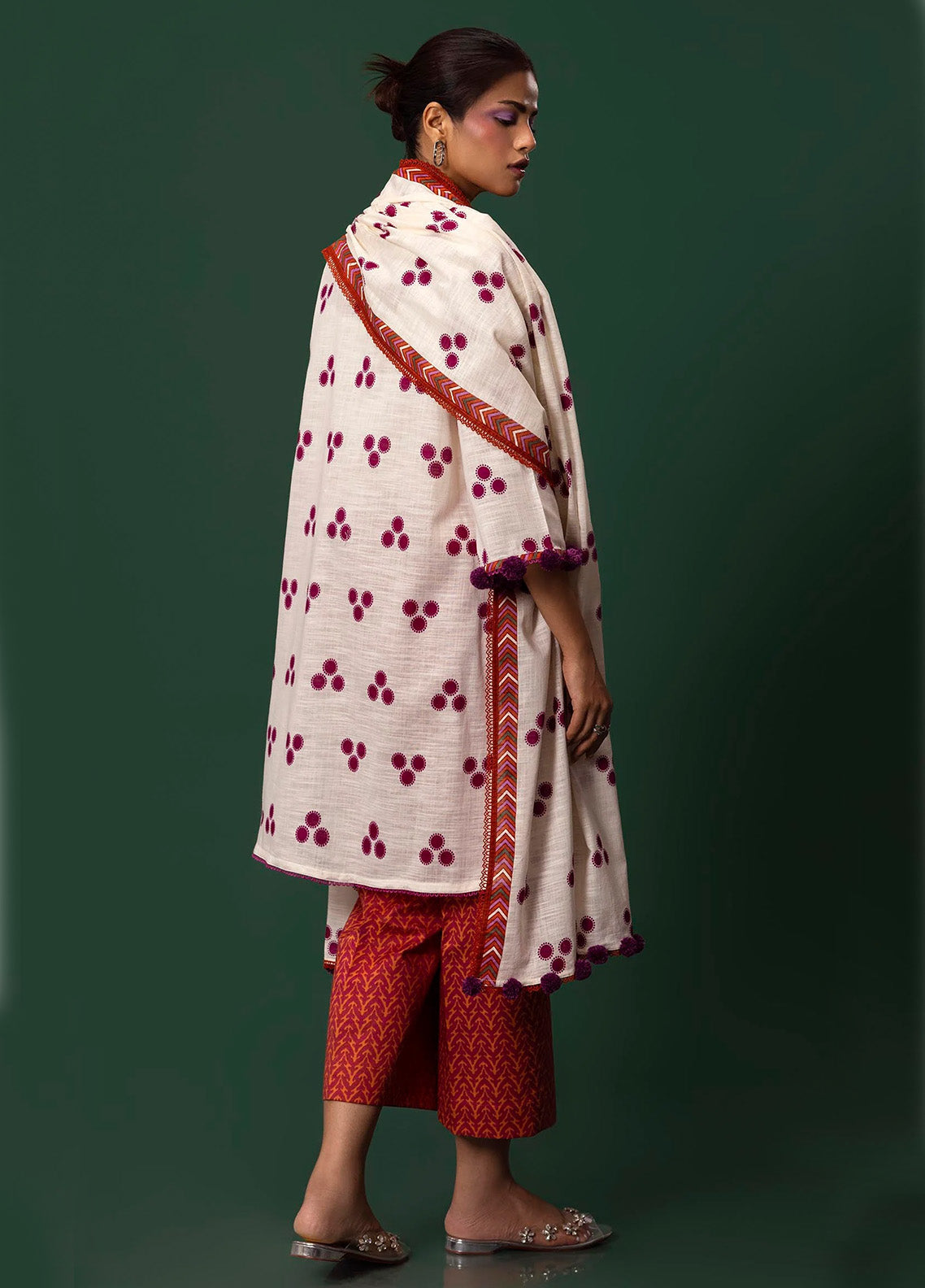 Mahay By Sana Safinaz Embroidered Slub 3 Piece Unstitched Suit H243-001A-3CQ Mahay By Sana Safinaz Embroidered Slub 3 Piece Unstitched Suit H243-001A-3CQ