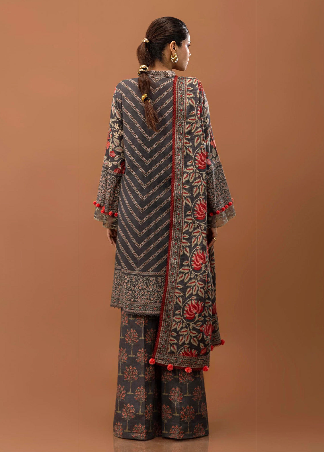Mahay By Sana Safinaz Embroidered Slub 3 Piece Unstitched Suit H243-002B-3CQ Mahay By Sana Safinaz Embroidered Slub 3 Piece Unstitched Suit H243-002B-3CQ