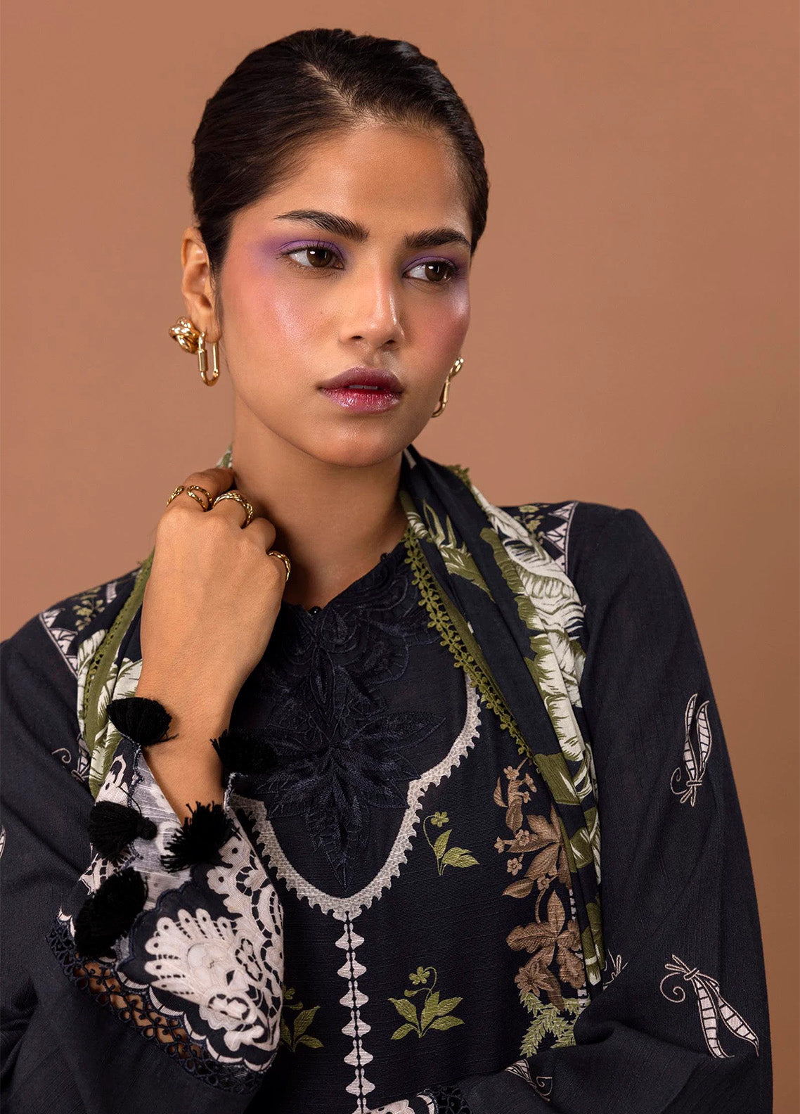 Mahay By Sana Safinaz Embroidered Slub 3 Piece Unstitched Suit H243-006A-3DB Mahay By Sana Safinaz Embroidered Slub 3 Piece Unstitched Suit H243-006A-3DB