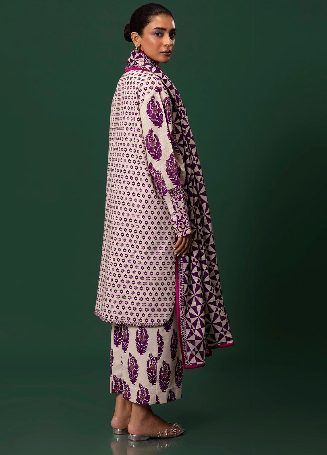 Mahay By Sana Safinaz Embroidered Slub 3 Piece Unstitched Suit H243-009A-3CQ Mahay By Sana Safinaz Embroidered Slub 3 Piece Unstitched Suit H243-009A-3CQ