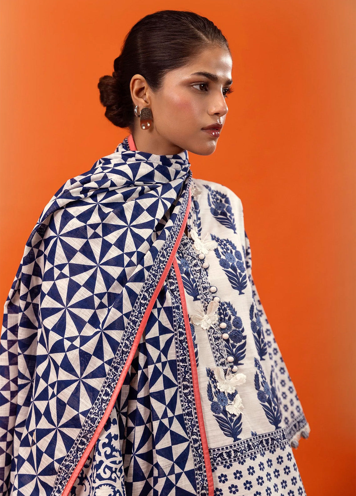 Mahay By Sana Safinaz Embroidered Slub 3 Piece Unstitched Suit H243-009B-3CQ Mahay By Sana Safinaz Embroidered Slub 3 Piece Unstitched Suit H243-009B-3CQ