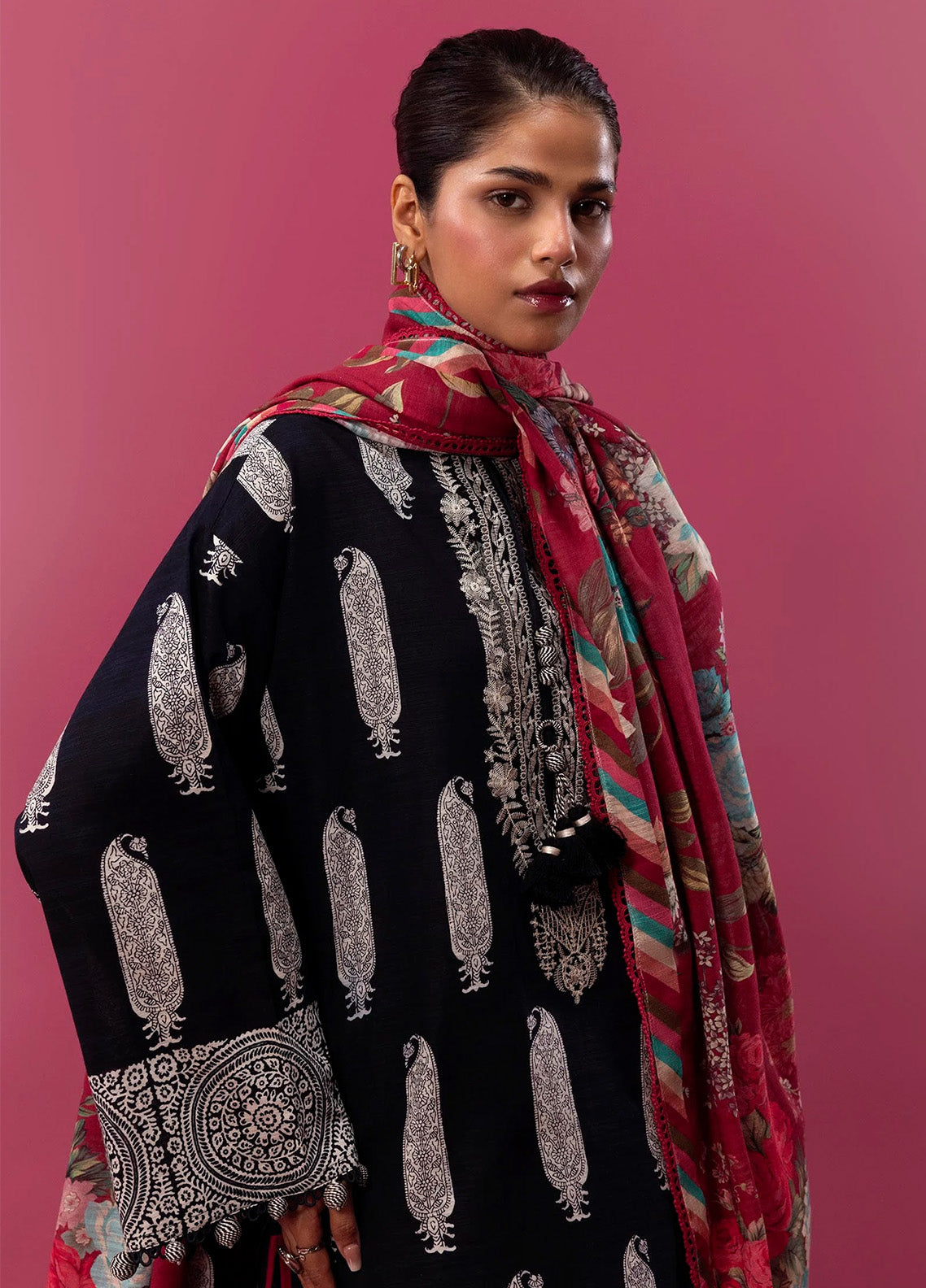 Mahay By Sana Safinaz Embroidered Slub 3 Piece Unstitched Suit H243-016B-3CQ Mahay By Sana Safinaz Embroidered Slub 3 Piece Unstitched Suit H243-016B-3CQ