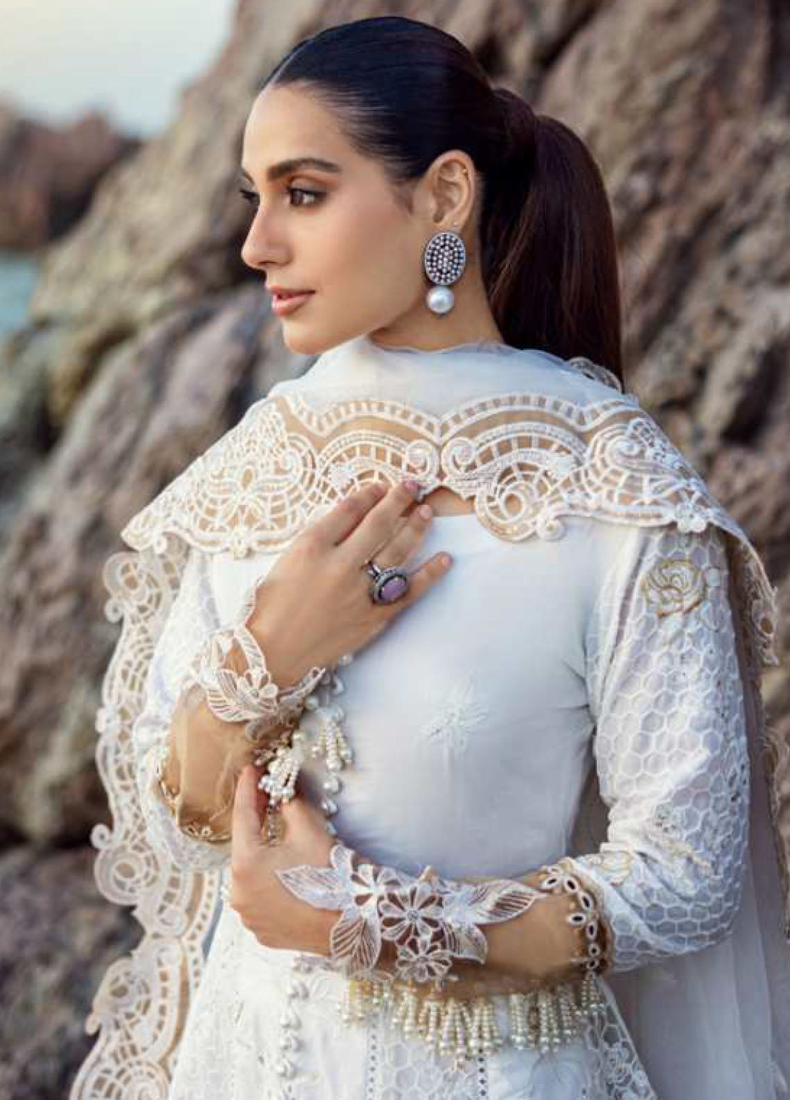 Mahiymaan By Alzohaib Luxury Embroidered Lawn 3 Piece Unstitched Suit AZ26MLL D-01 Mahiymaan By Alzohaib Luxury Embroidered Lawn 3 Piece Unstitched Suit AZ26MLL D-01